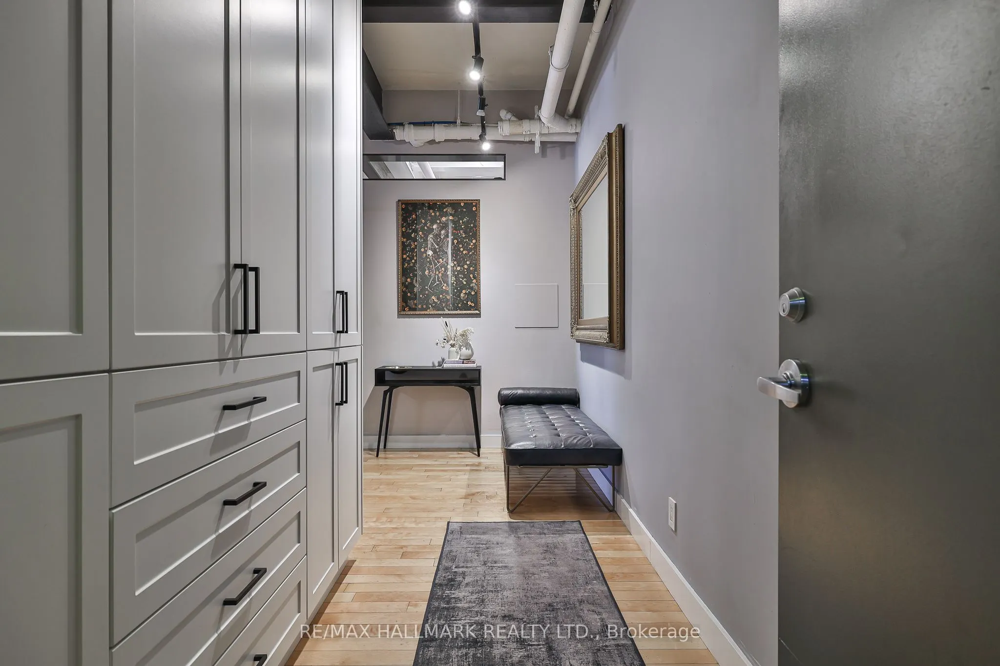 326 Carlaw Avenue, #215