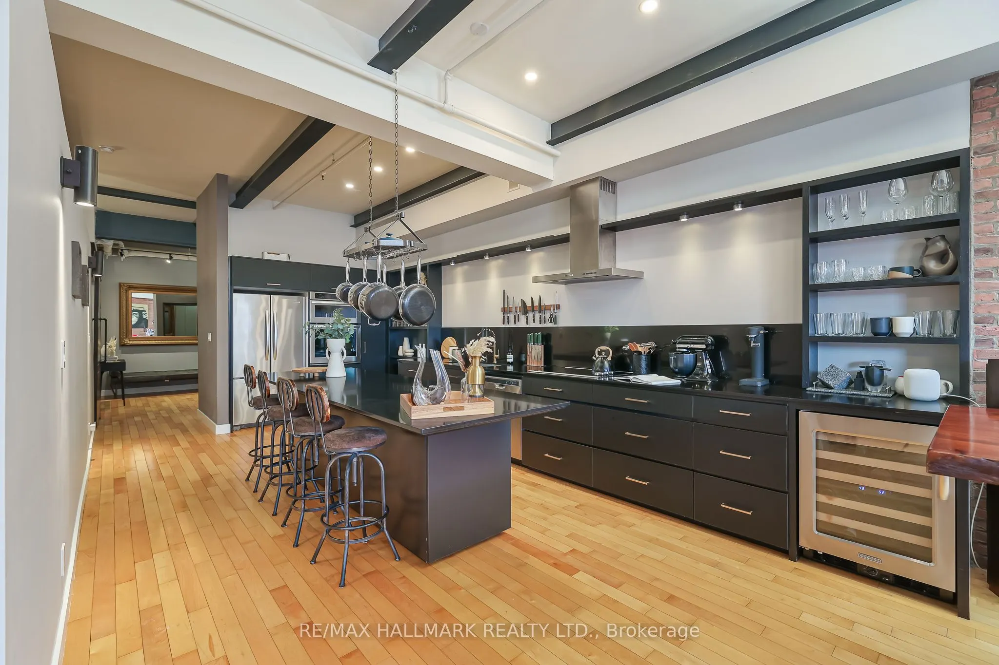 326 Carlaw Avenue, #215