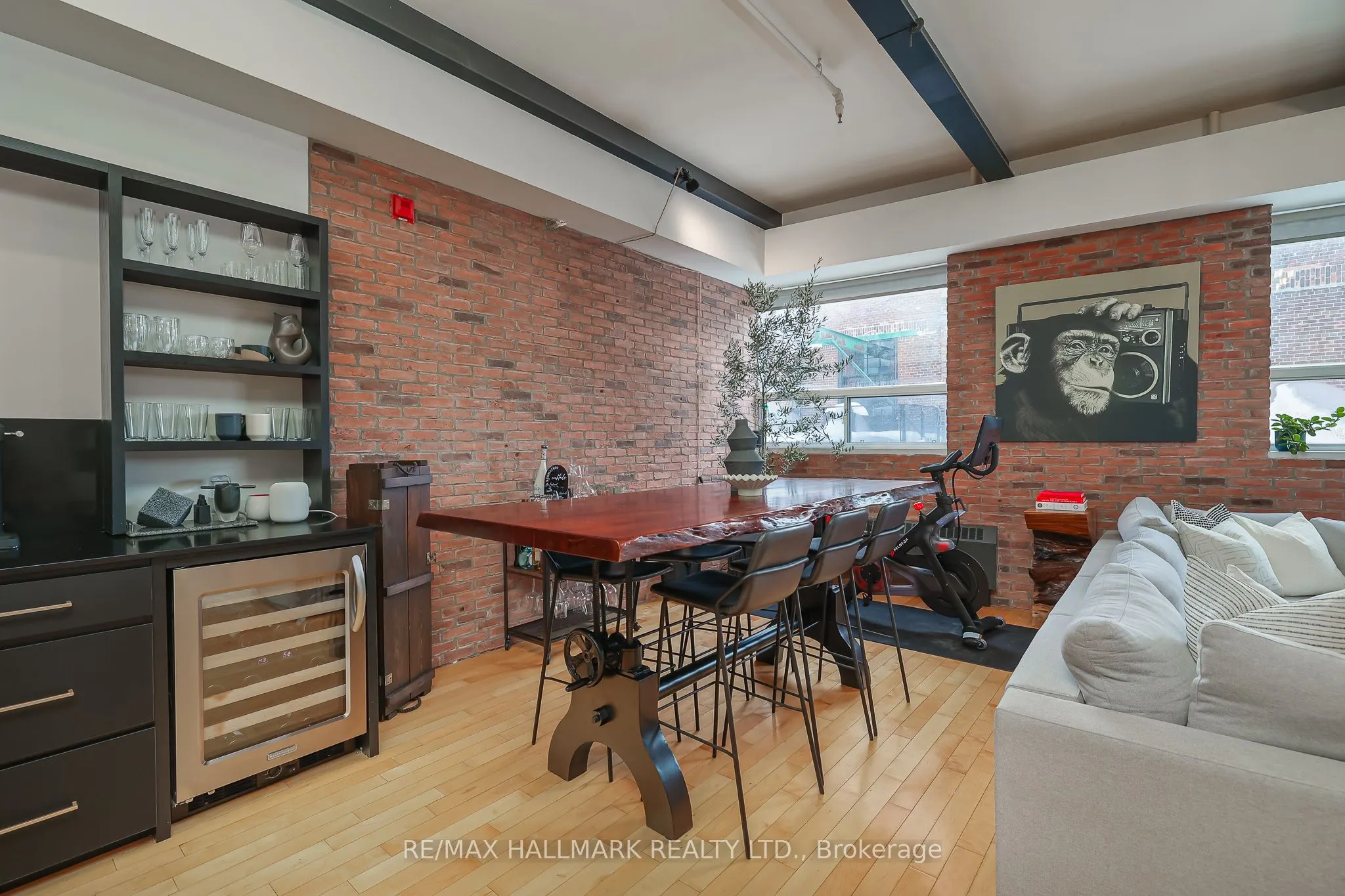 326 Carlaw Avenue, #215