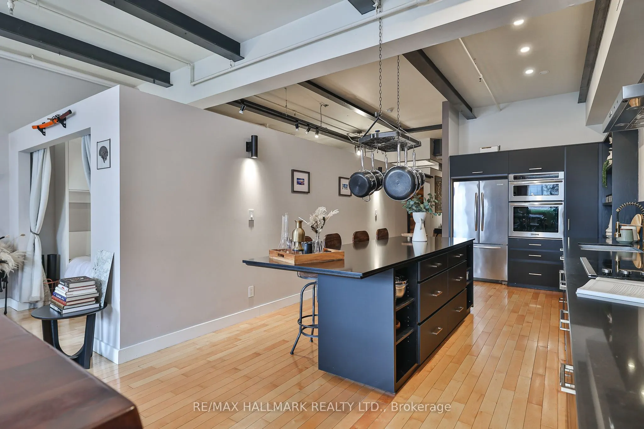 326 Carlaw Avenue, #215