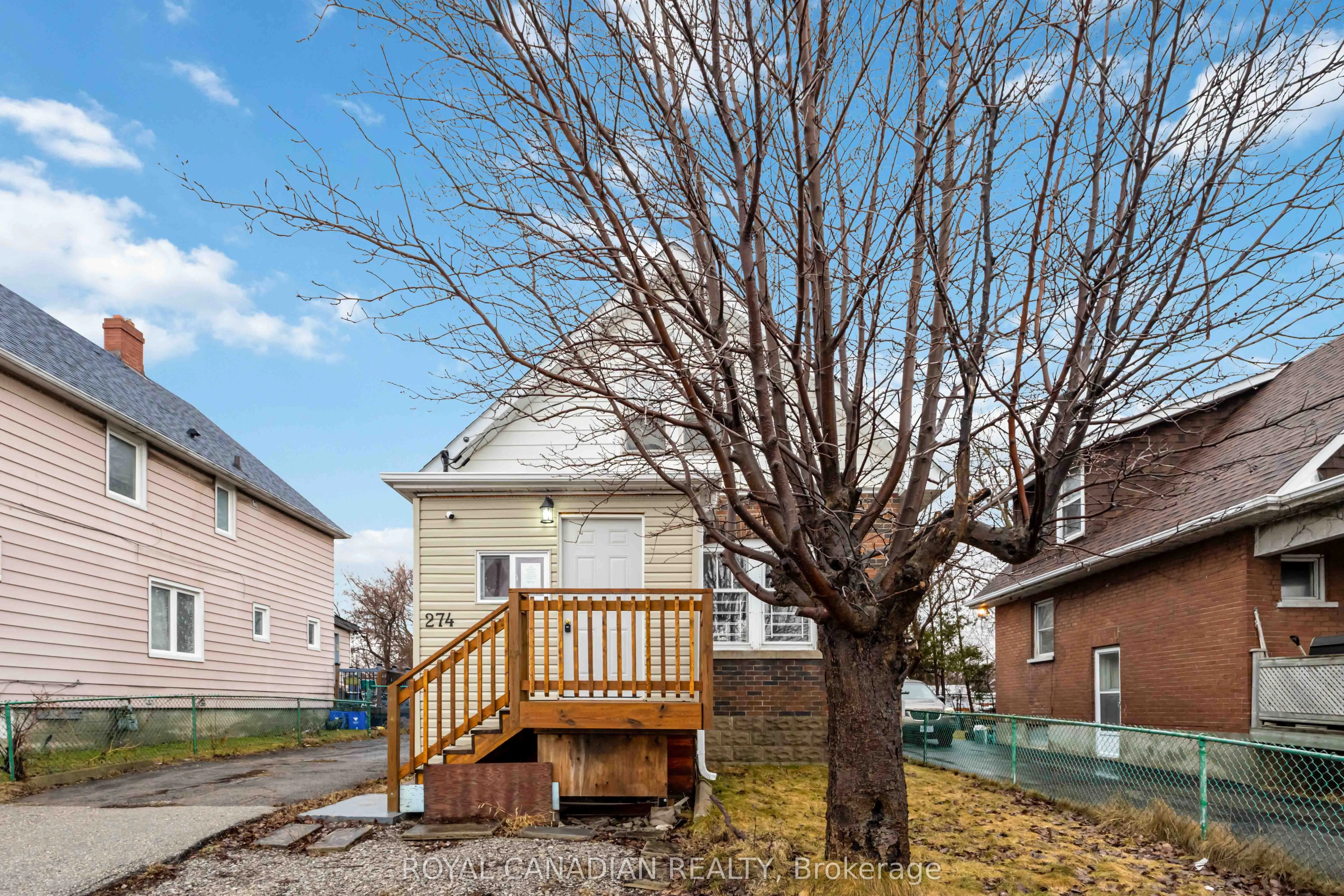 274 Ritson Road N