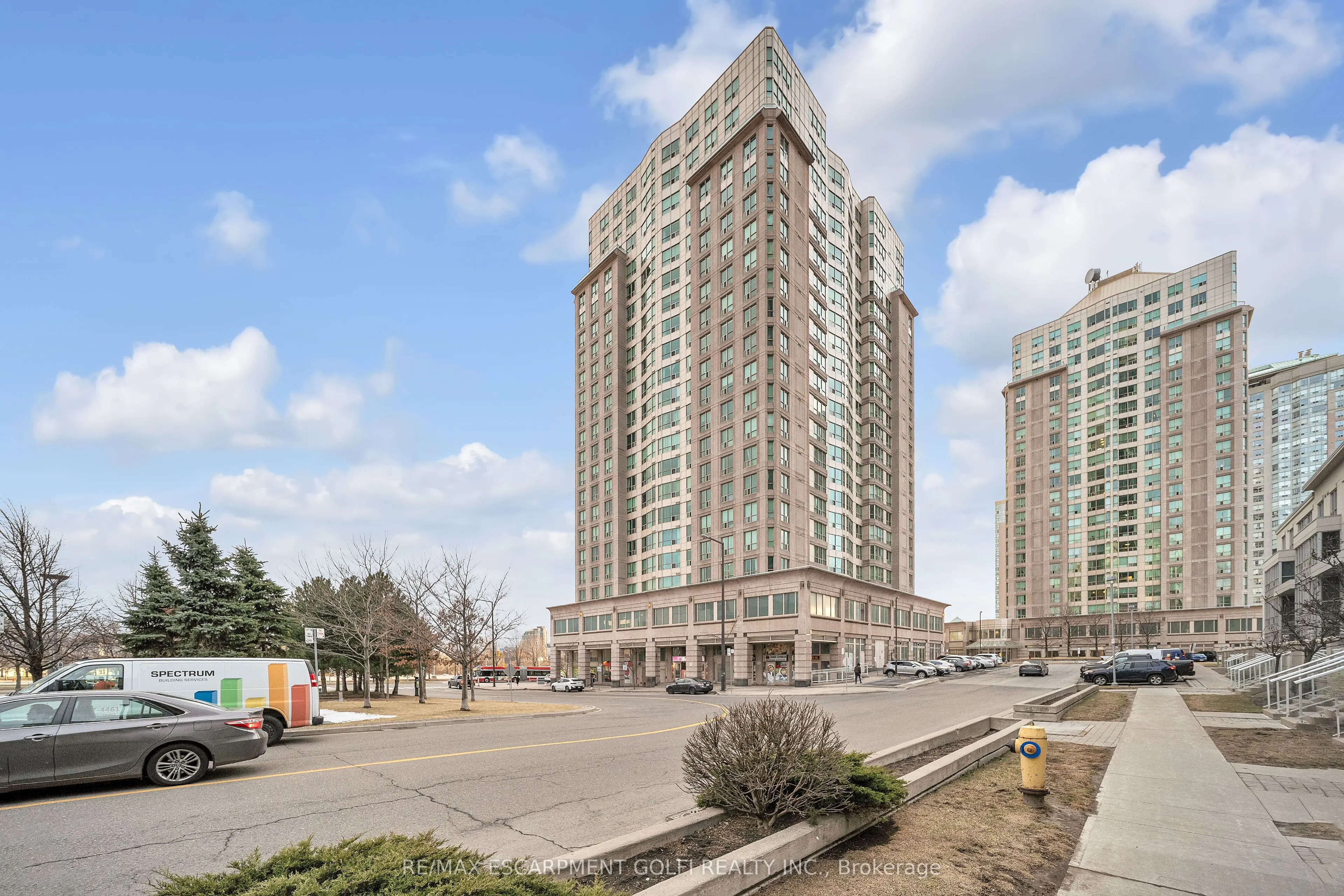 8 Lee Centre Drive, #PH203