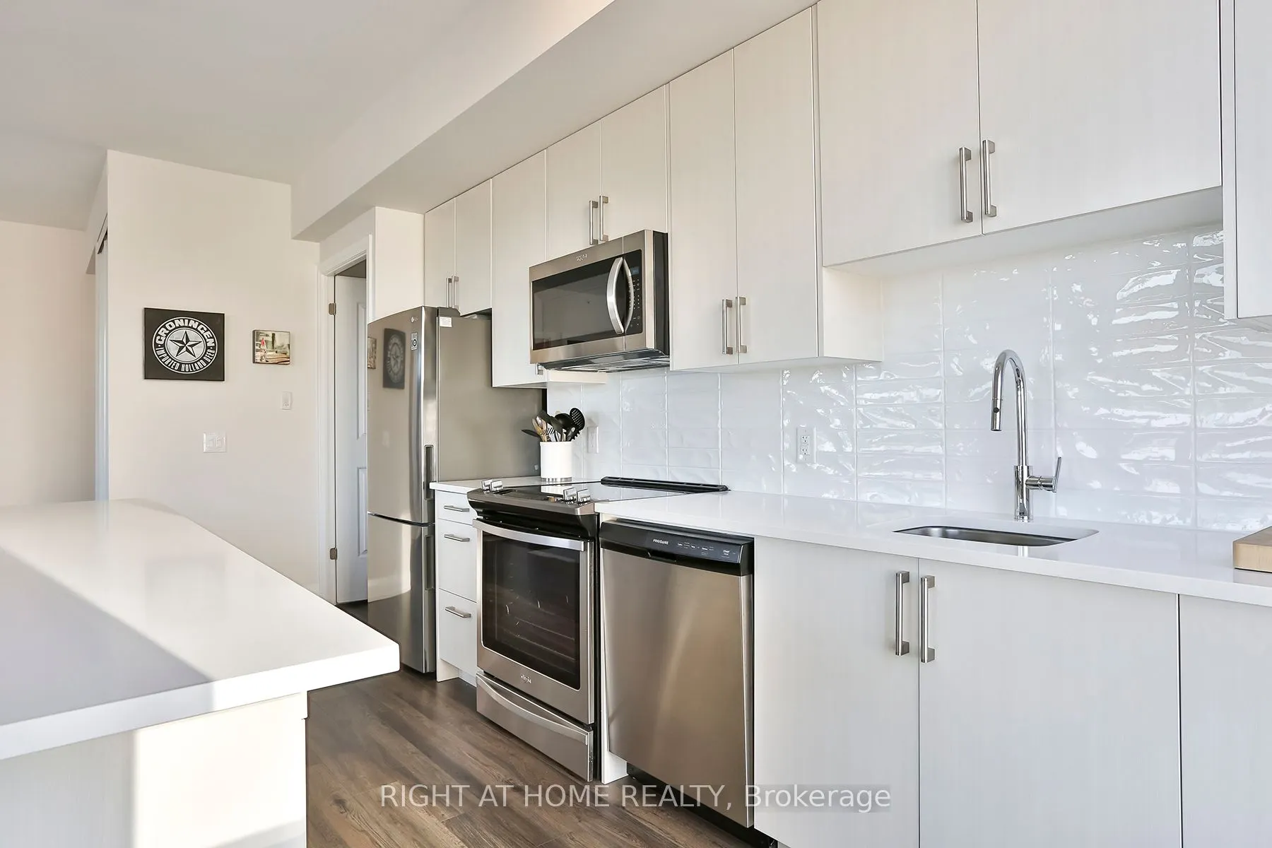 3655 Kingston Road, #910