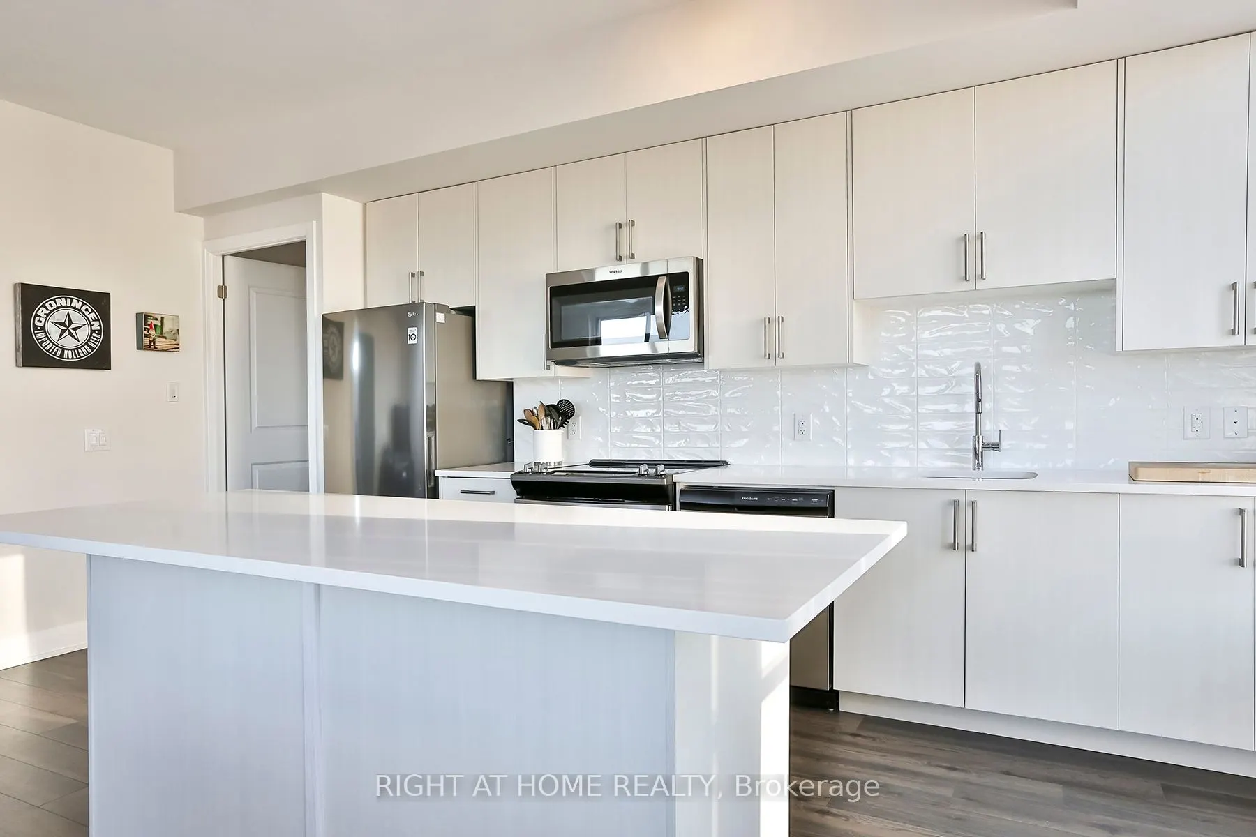 3655 Kingston Road, #910