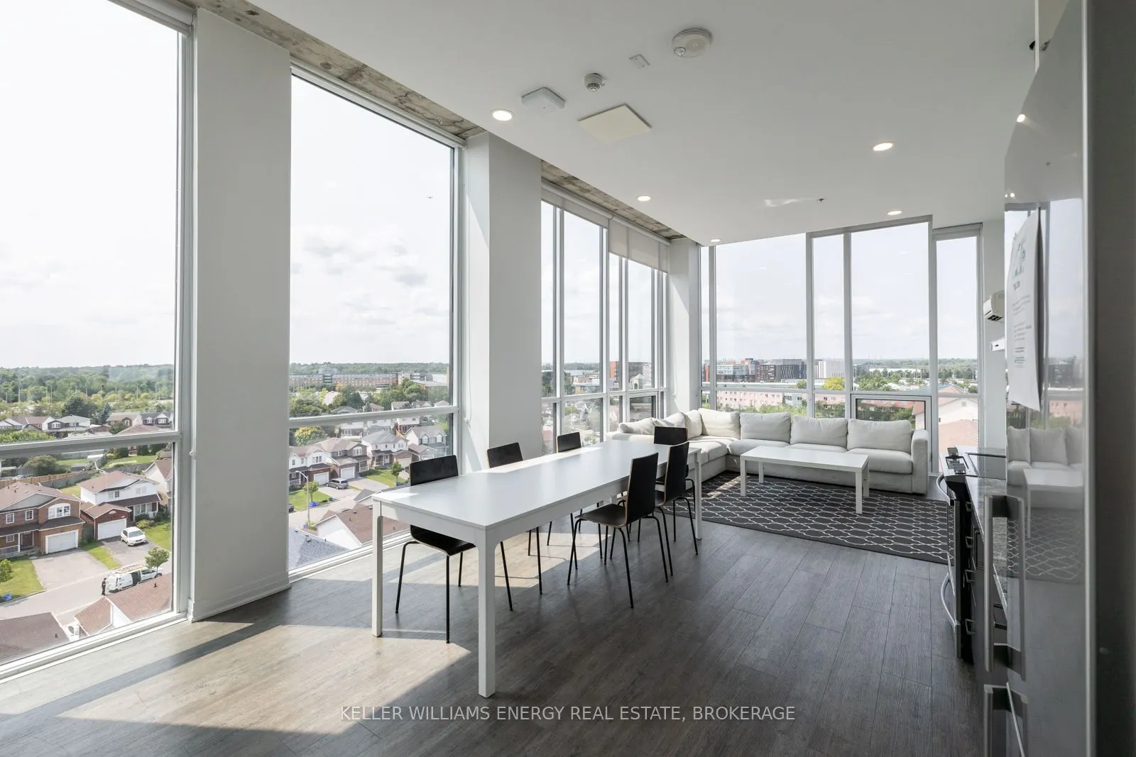 1900 Simcoe Street N #839