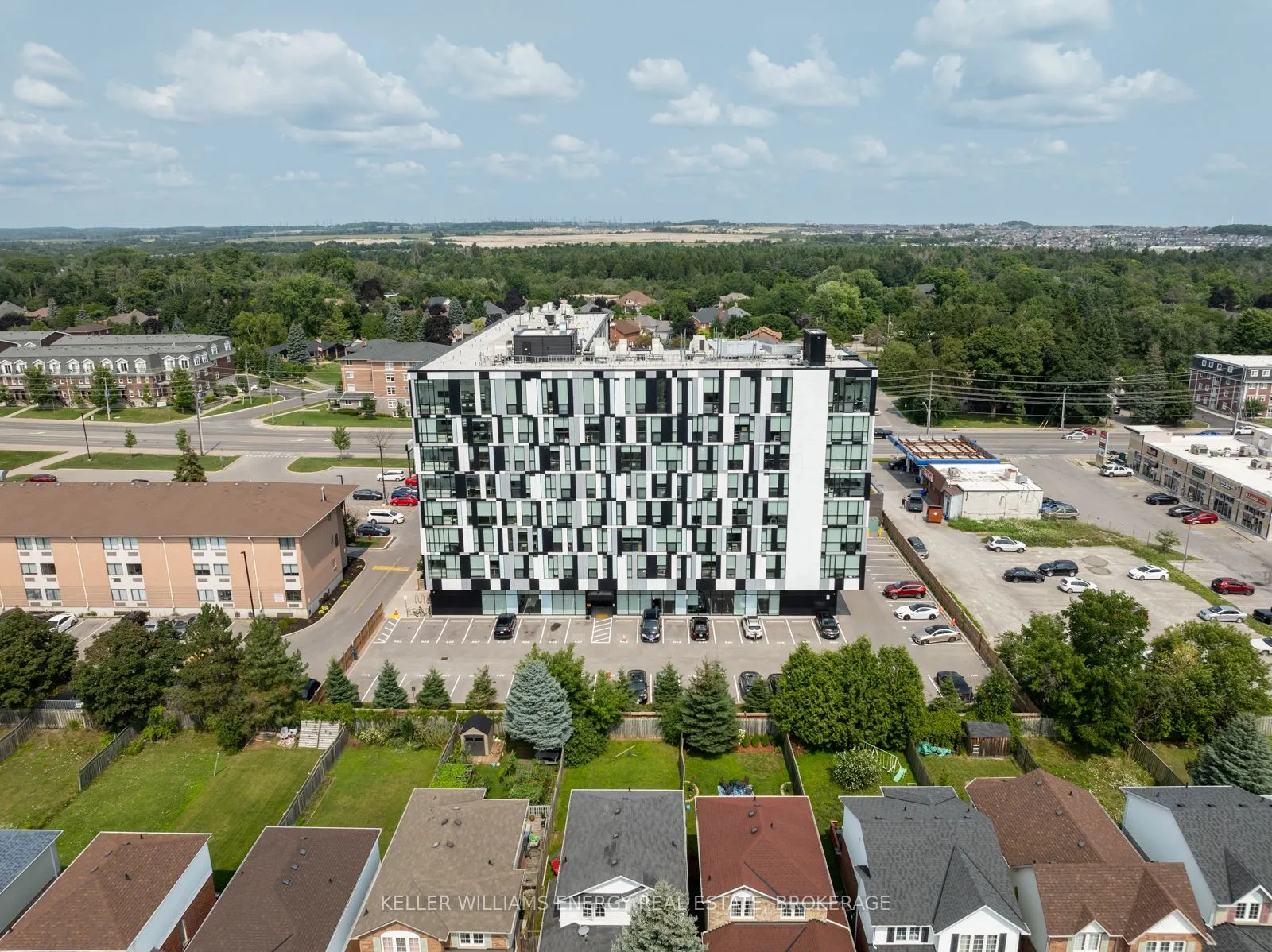1900 Simcoe Street N #839