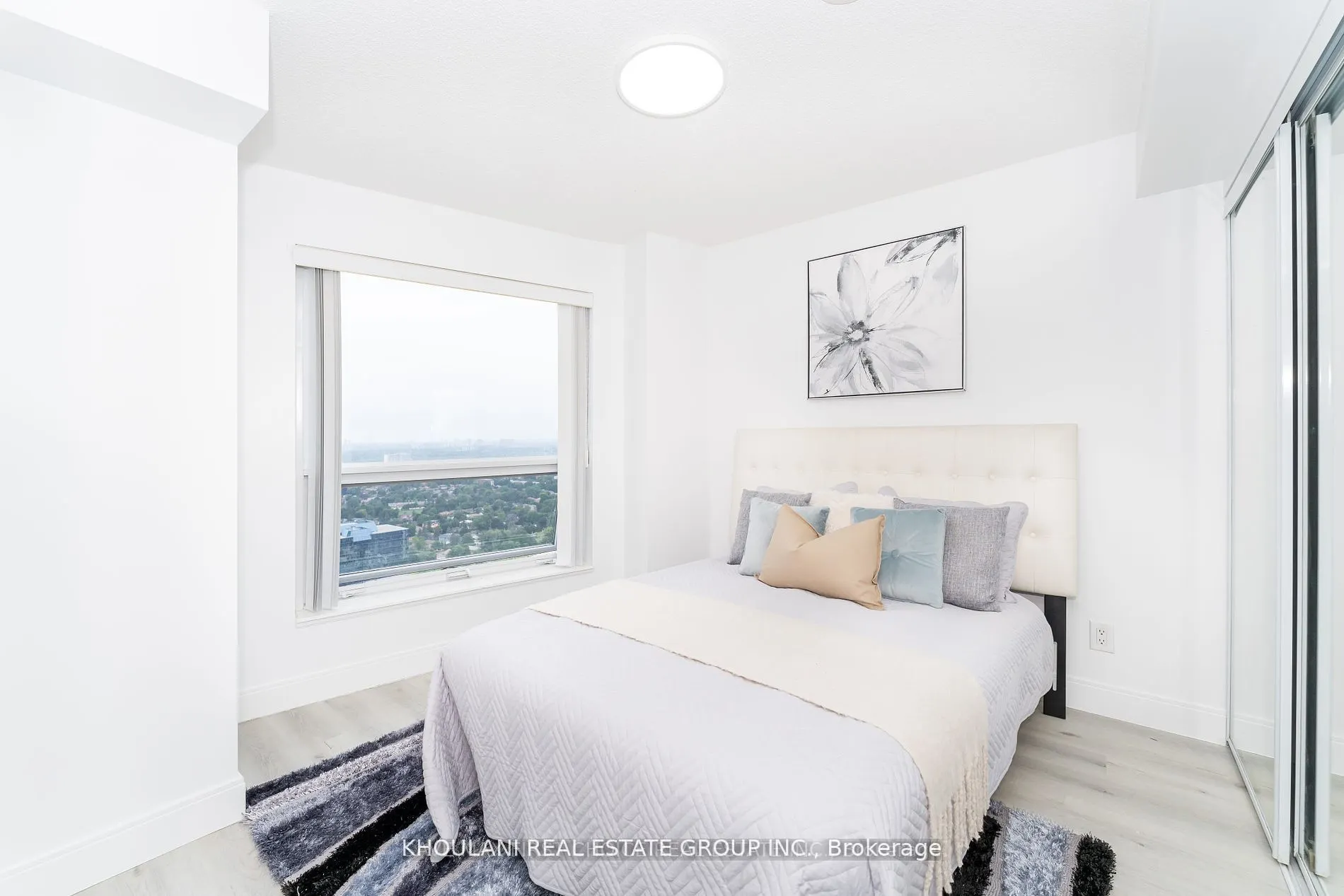 135 Village Green Square #3922