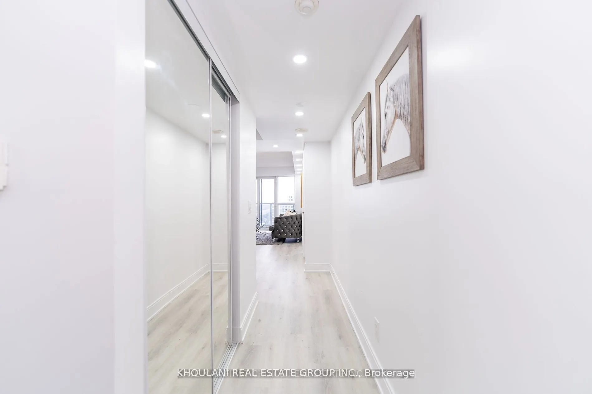 135 Village Green Square #3922