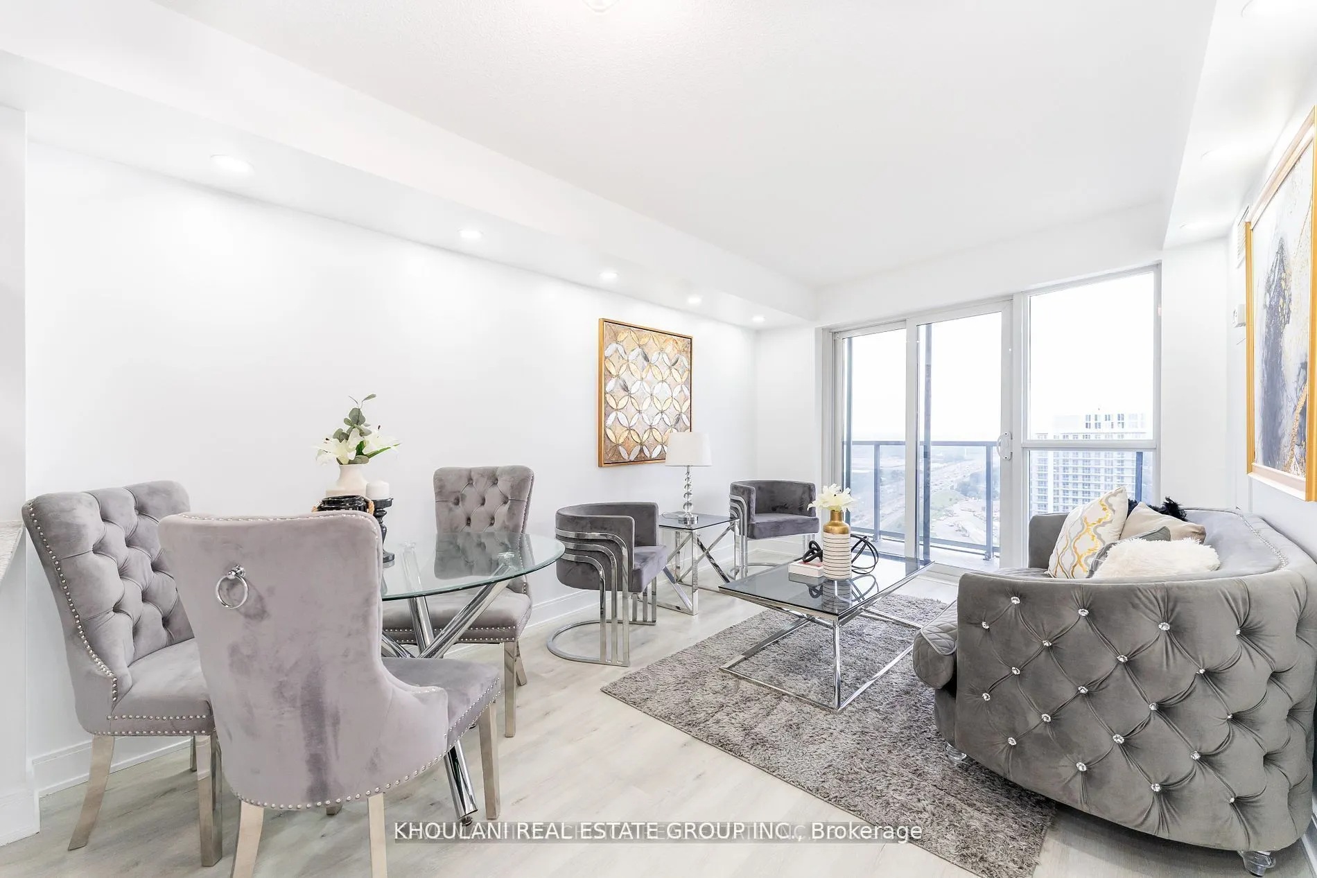 135 Village Green Square #3922