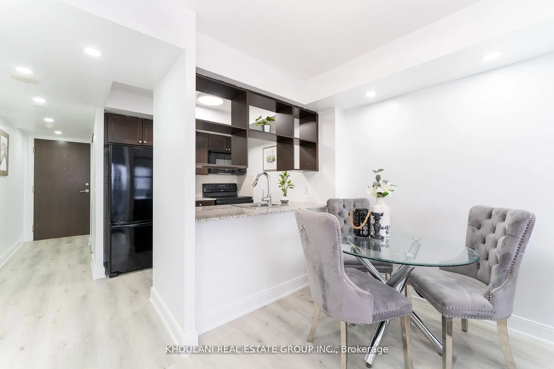 135 Village Green Square #3922