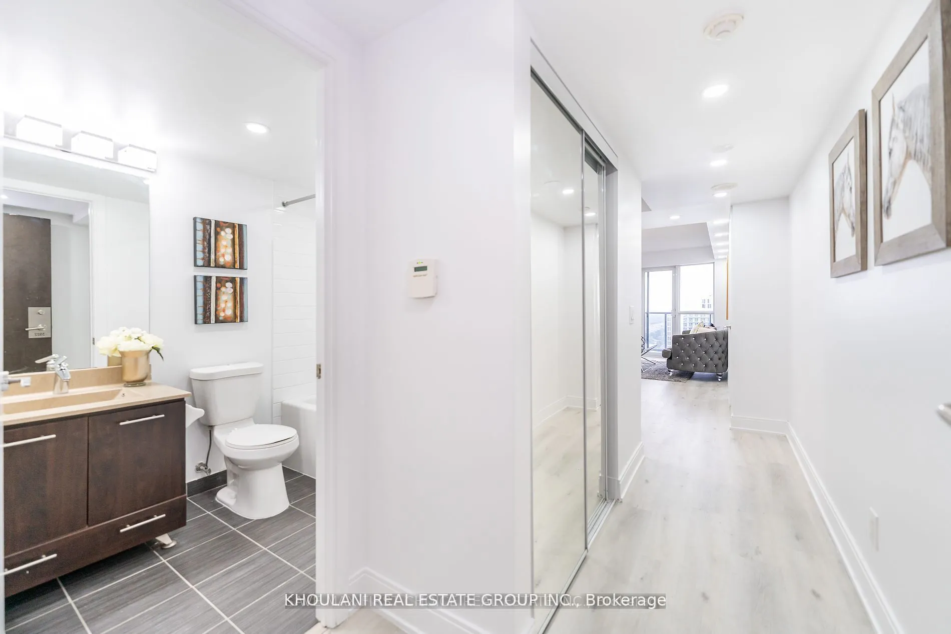 135 Village Green Square #3922