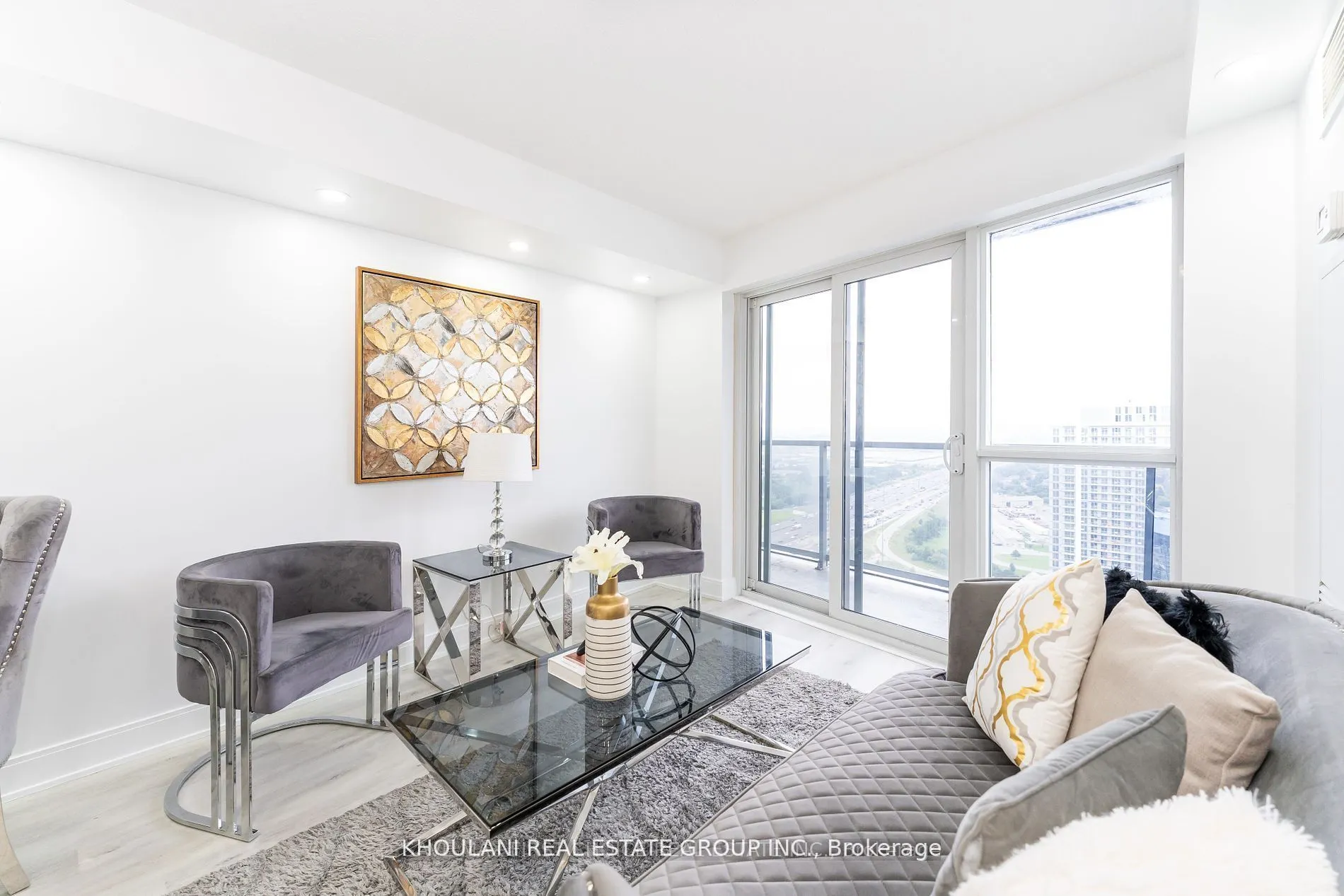 135 Village Green Square #3922