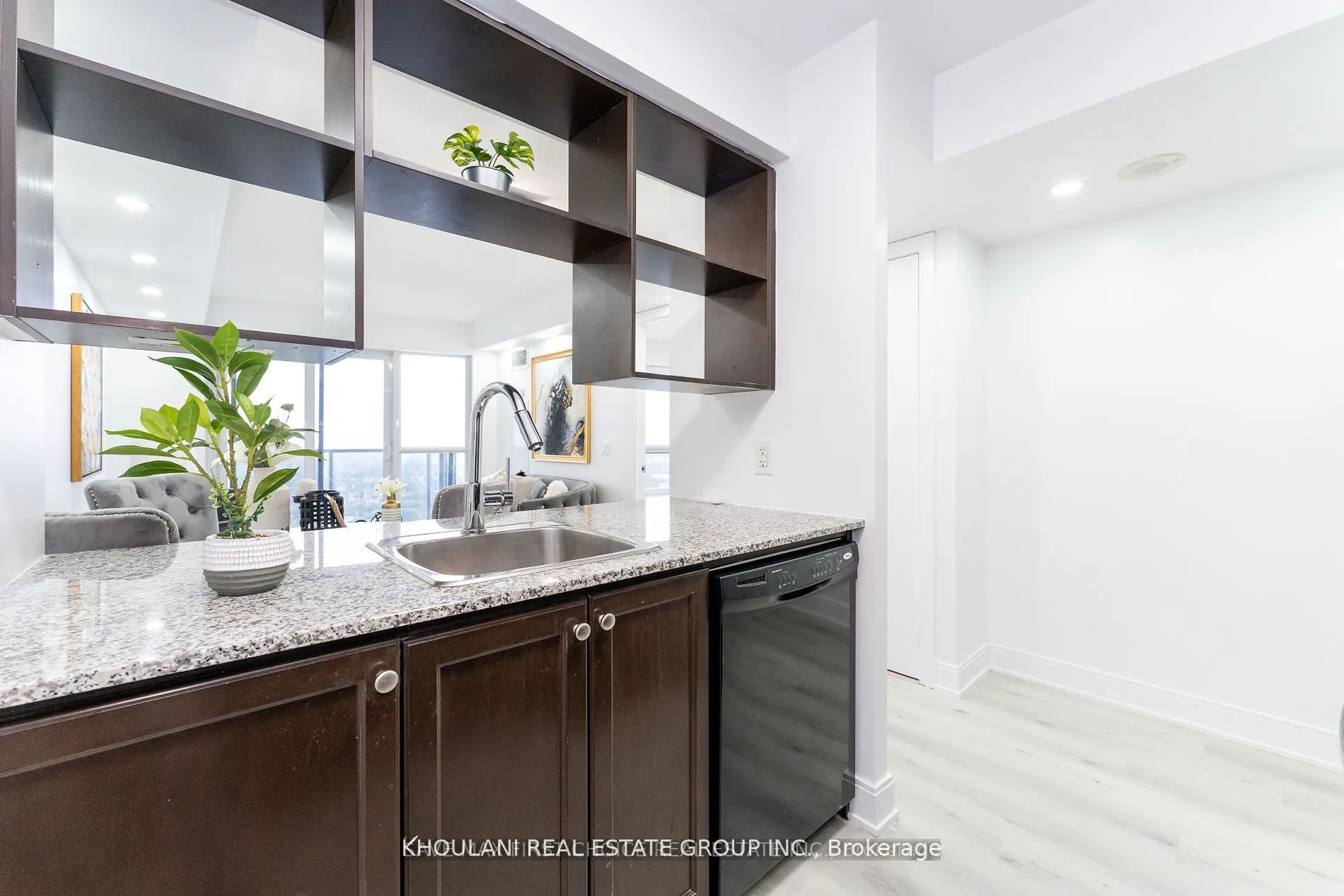 135 Village Green Square #3922