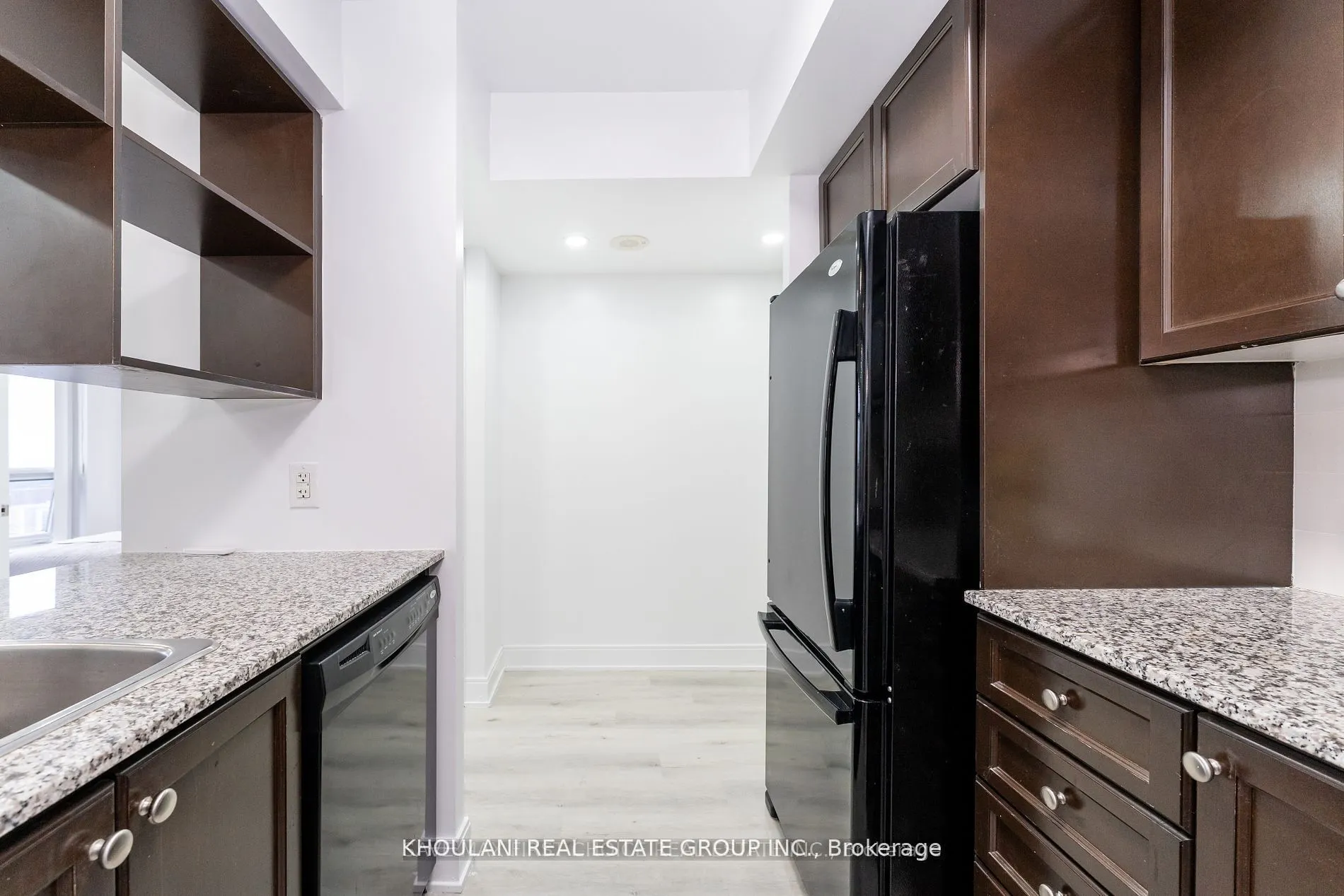 135 Village Green Square #3922