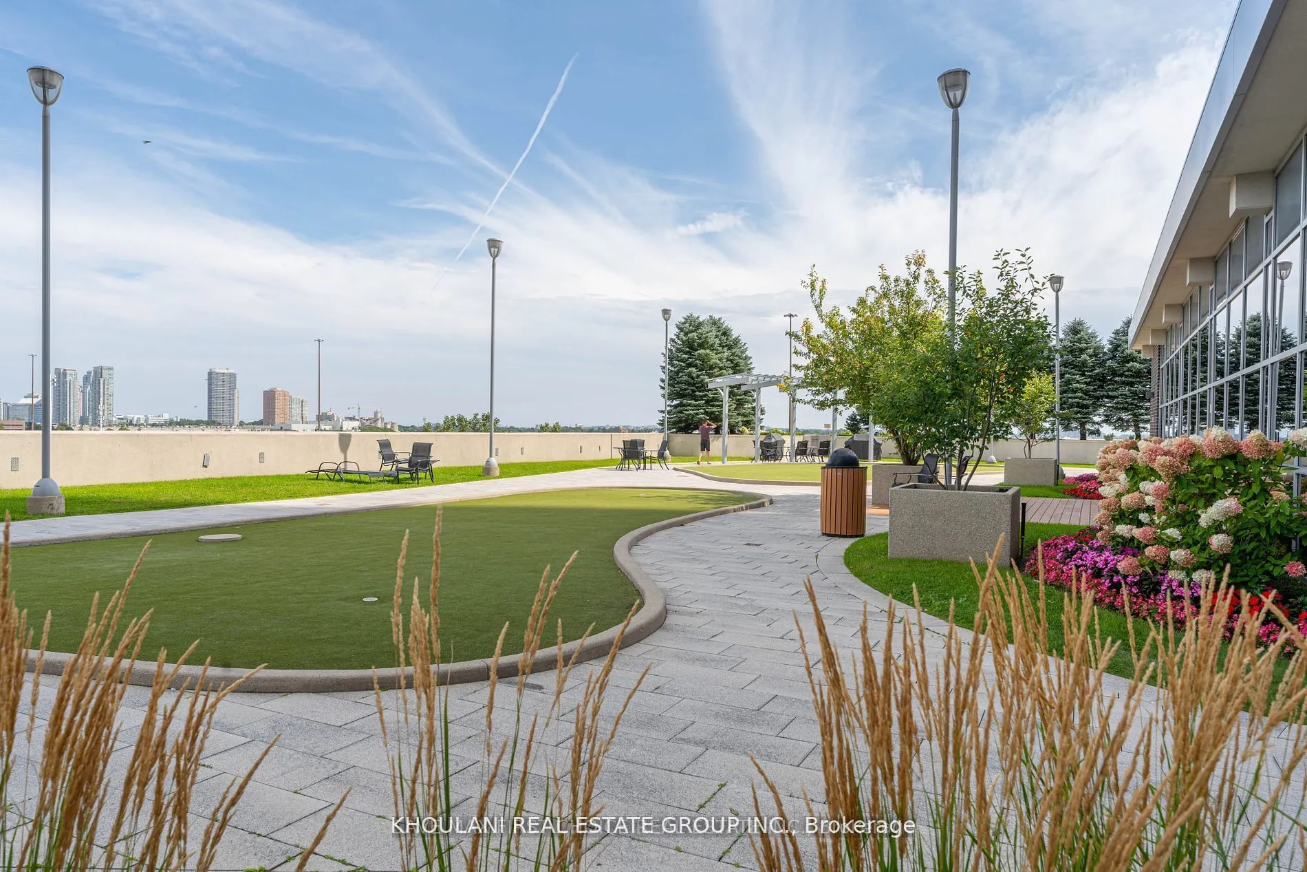 135 Village Green Square #3922