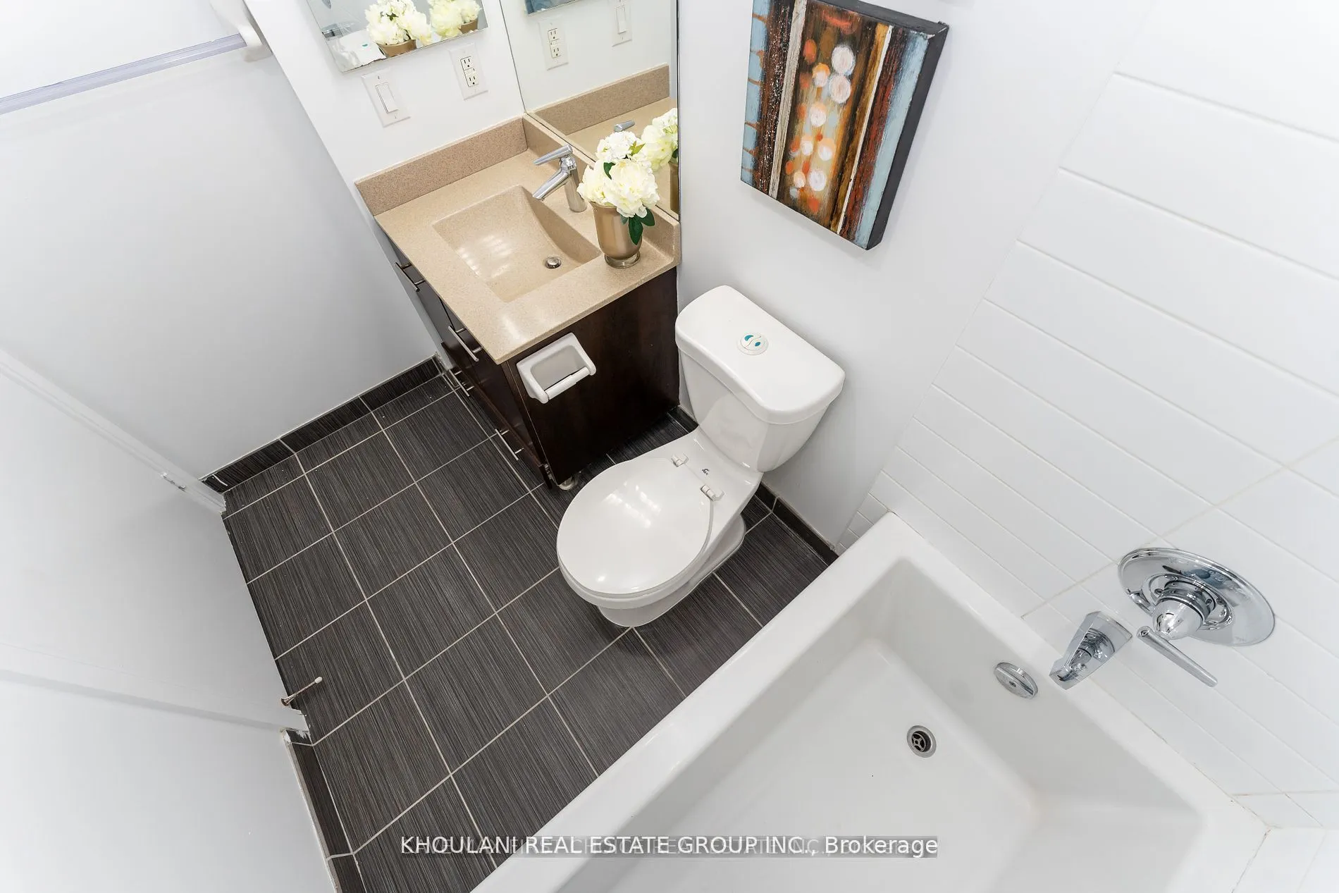 135 Village Green Square #3922