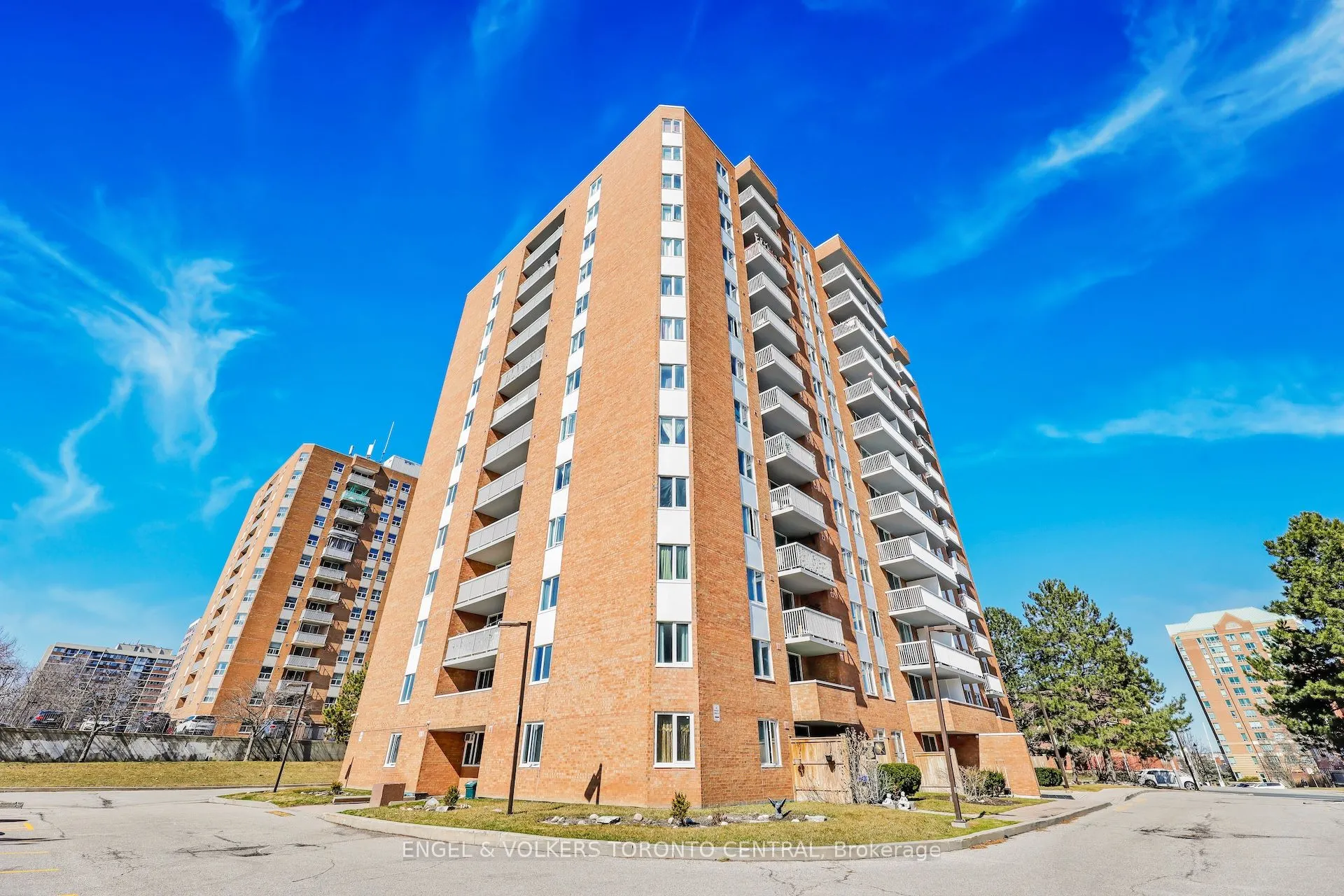15 Sewells Road, #207