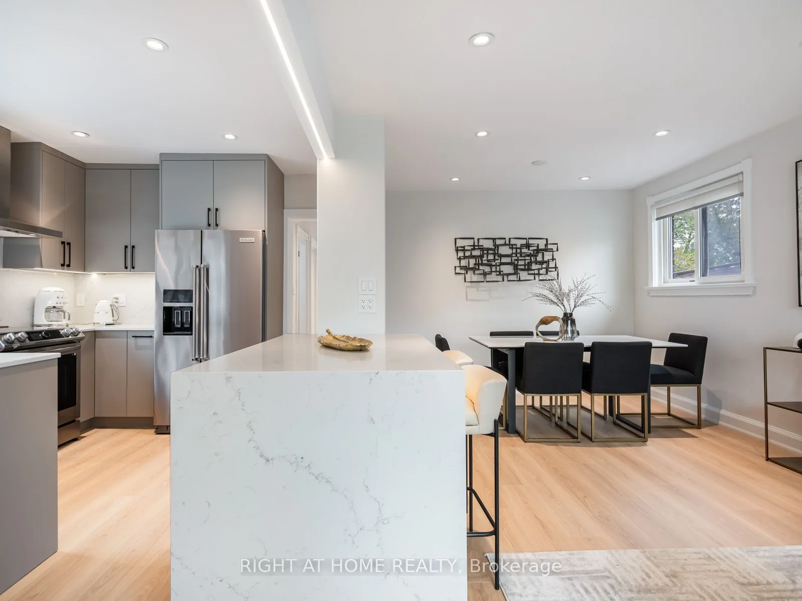 49 Amsterdam Avenue