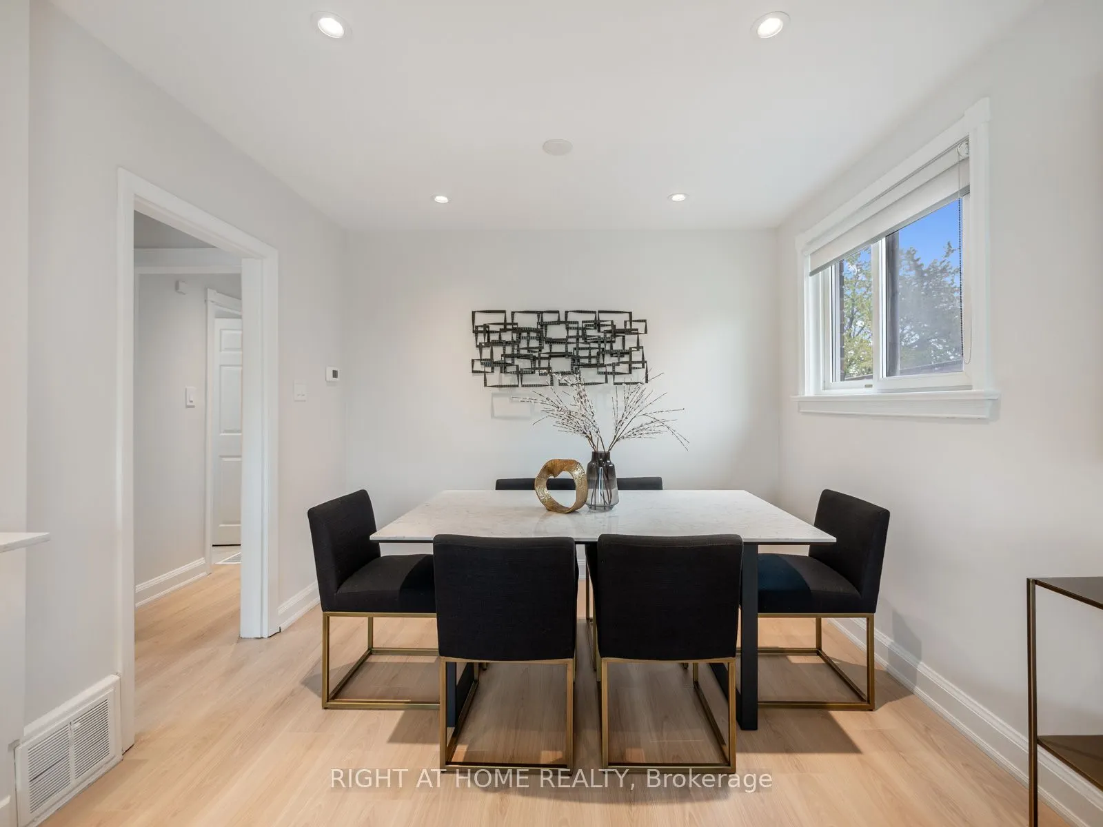 49 Amsterdam Avenue