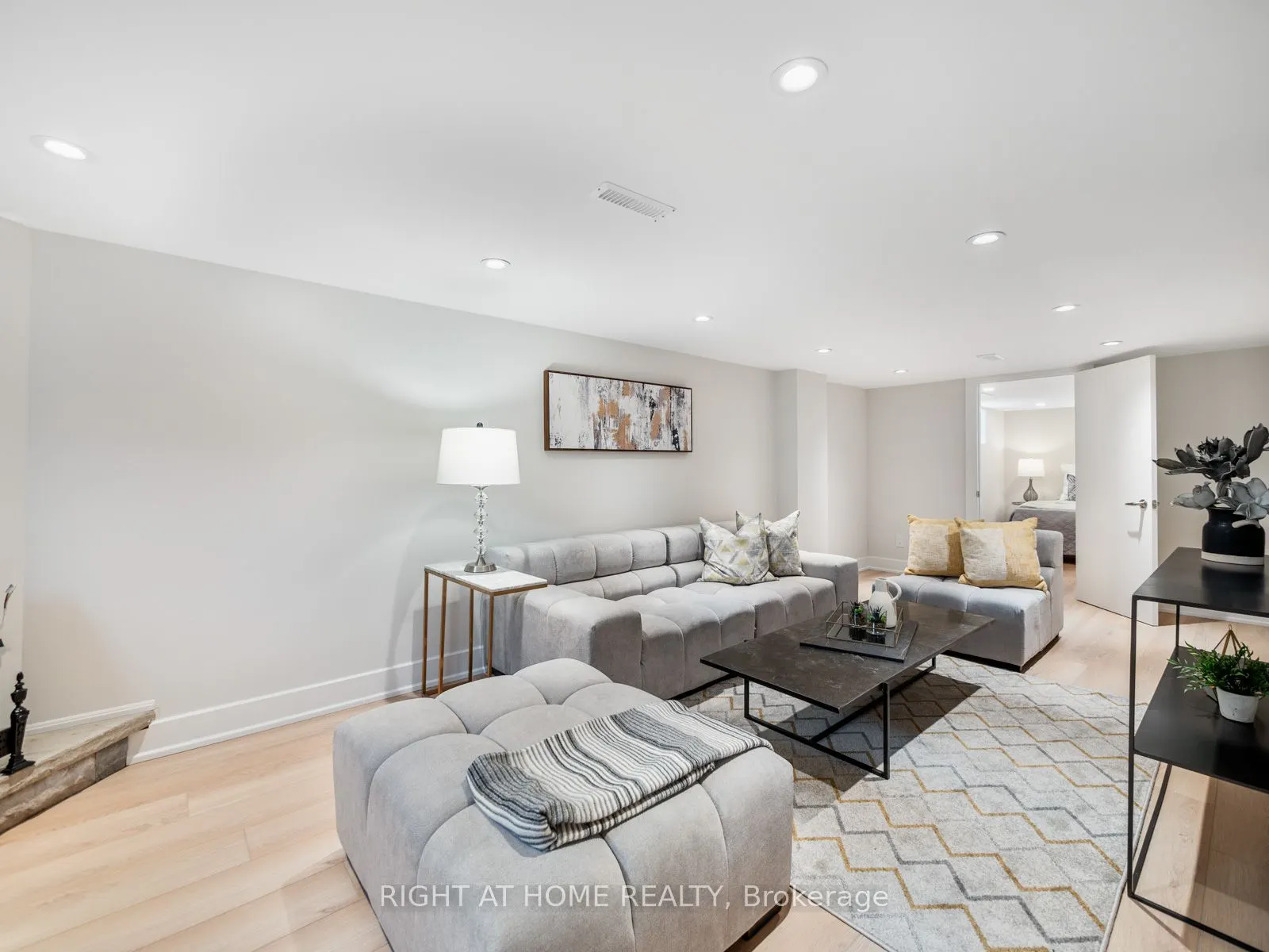 49 Amsterdam Avenue