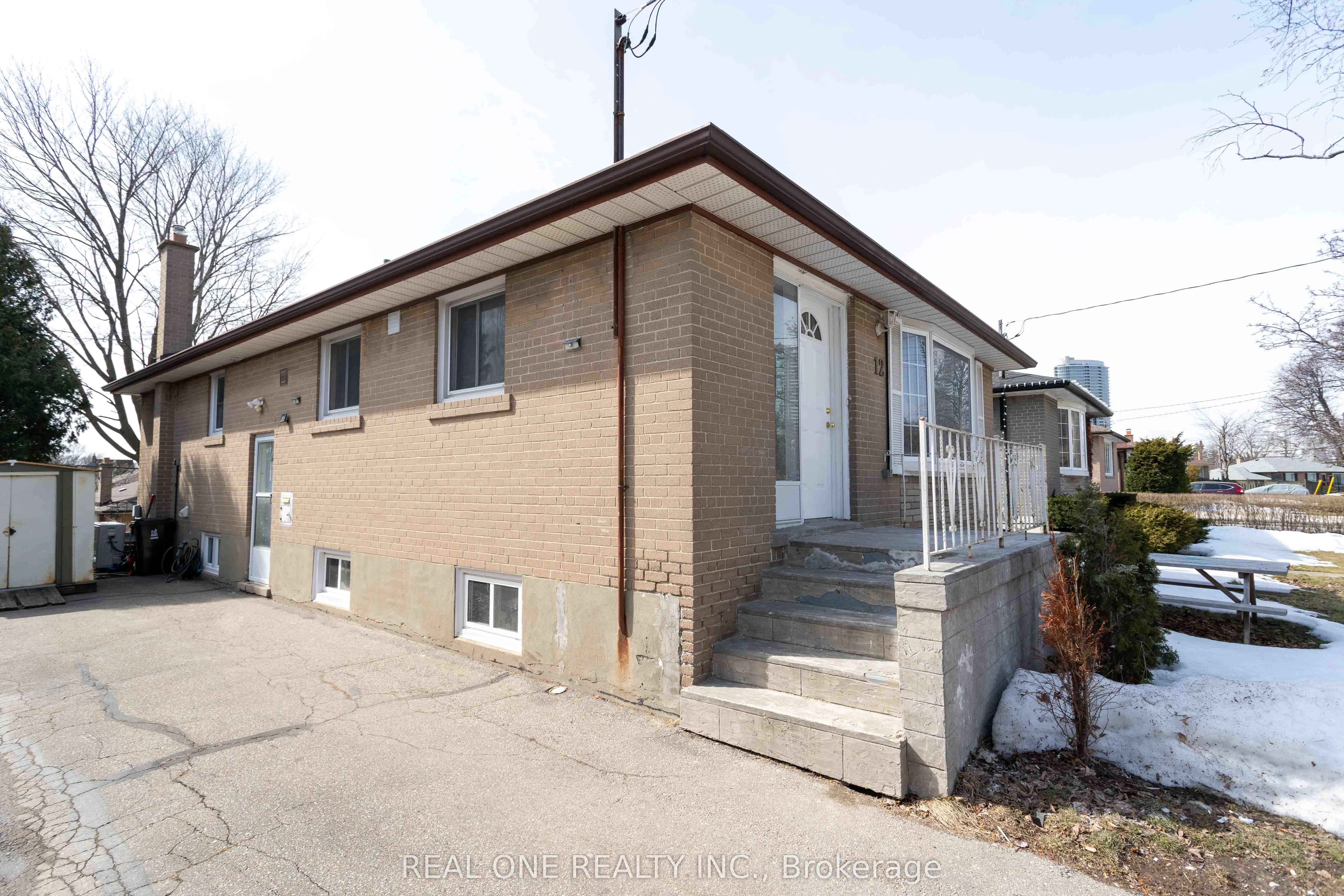 12 Wincrest Drive