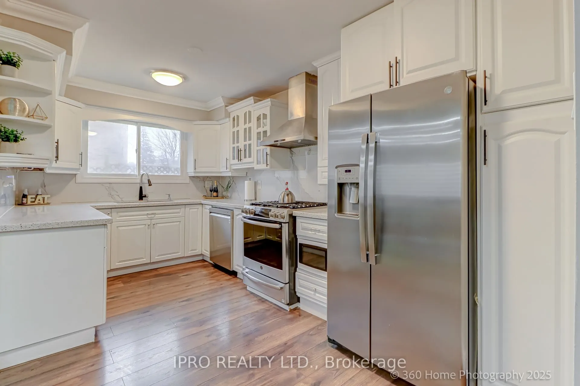 109 Thickson Road S