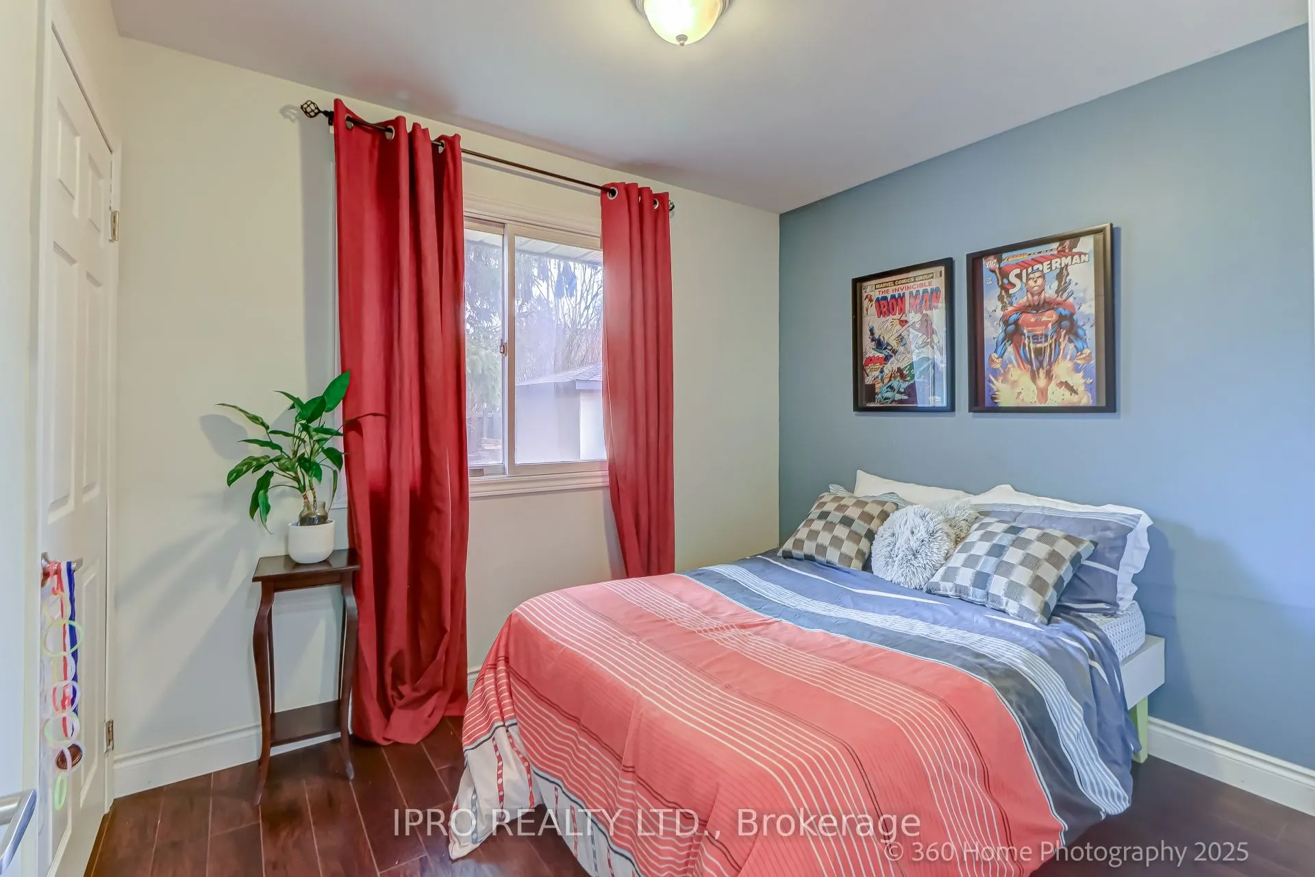 109 Thickson Road S