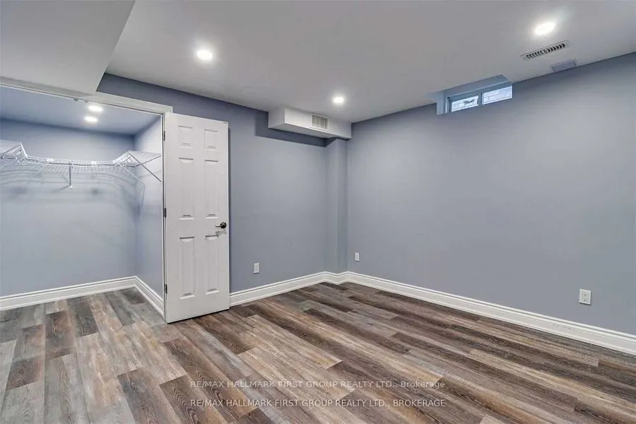 55 Buttonshaw Street #Basement