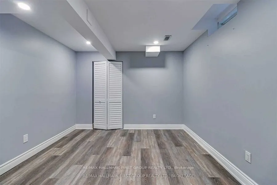 55 Buttonshaw Street #Basement