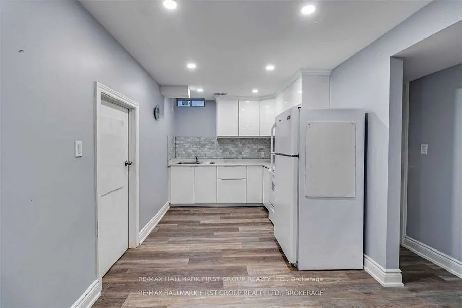 55 Buttonshaw Street #Basement