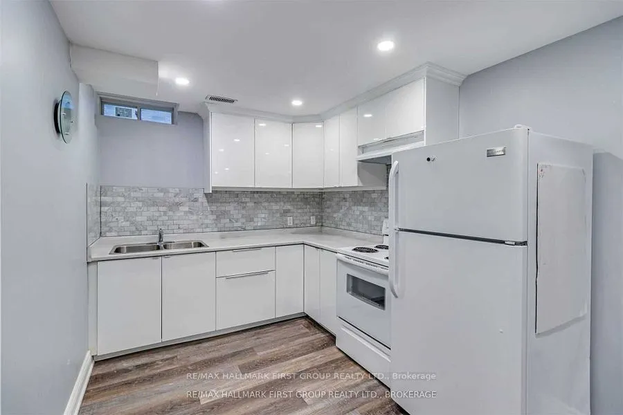 55 Buttonshaw Street #Basement
