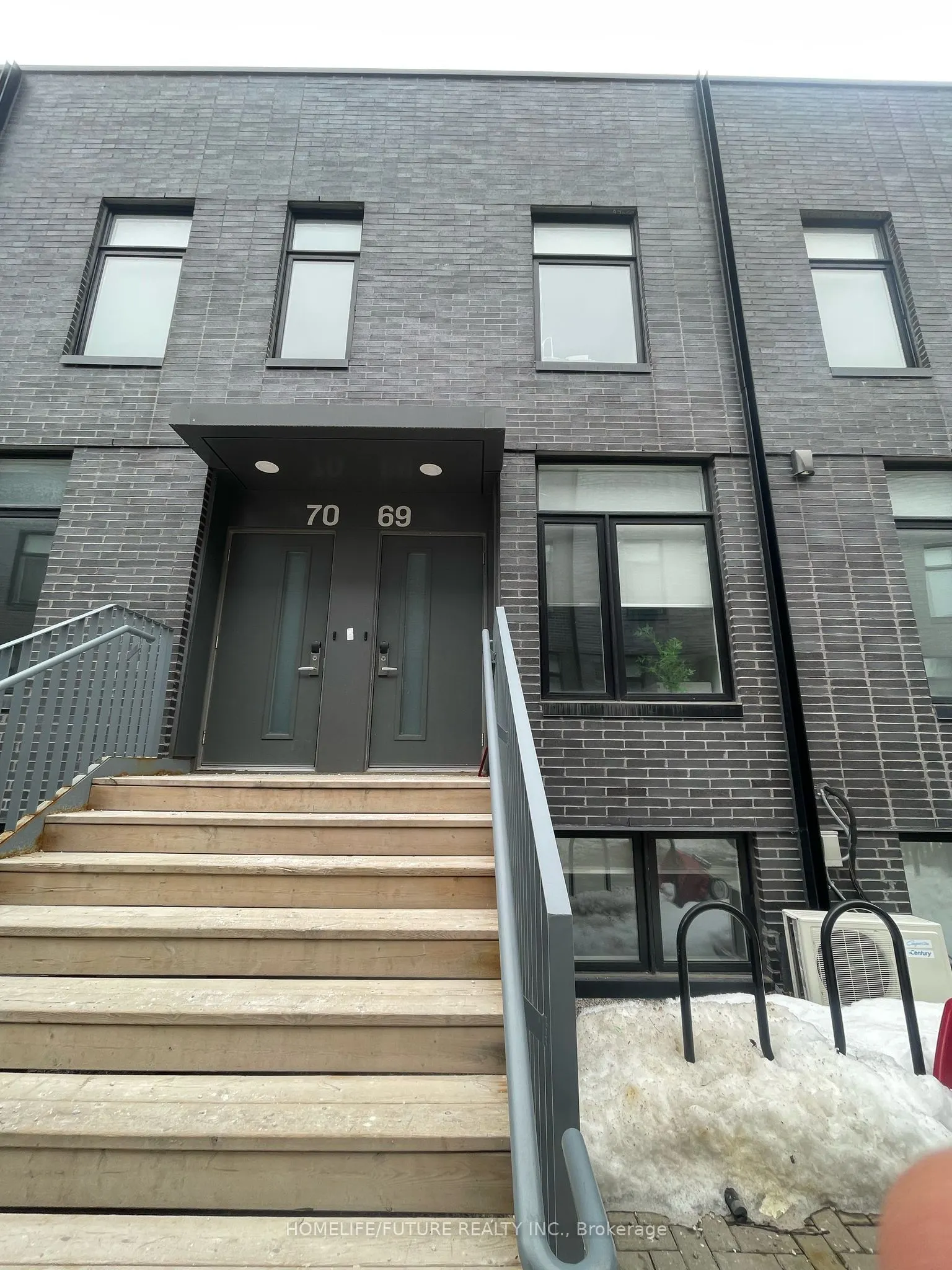 1760 Simcoe Street N, #69 Room A