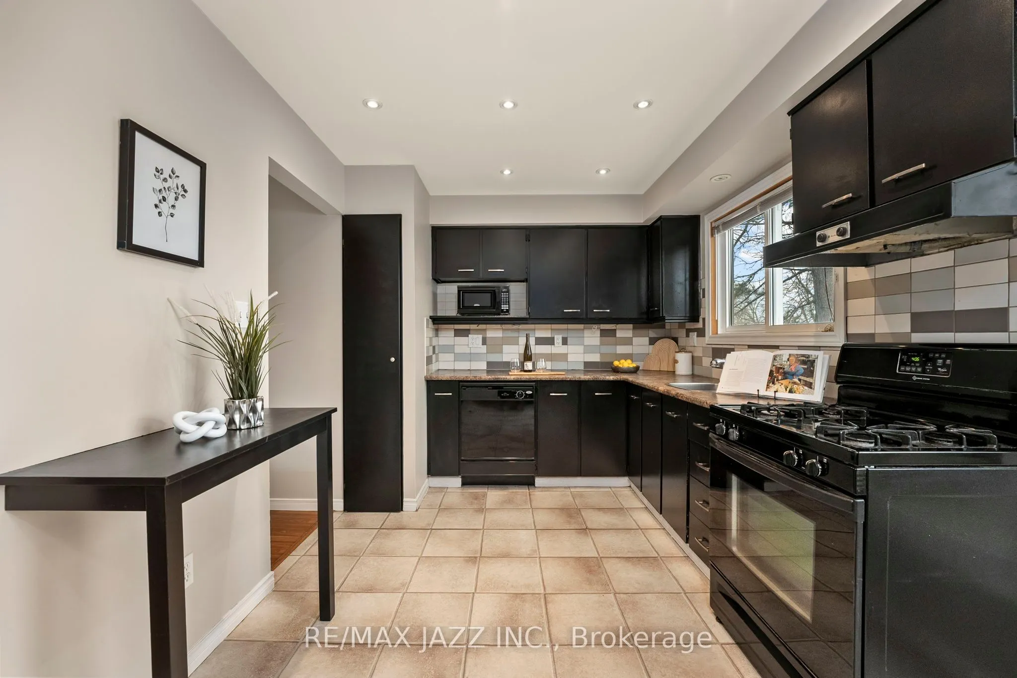222 Pearson Street, #1