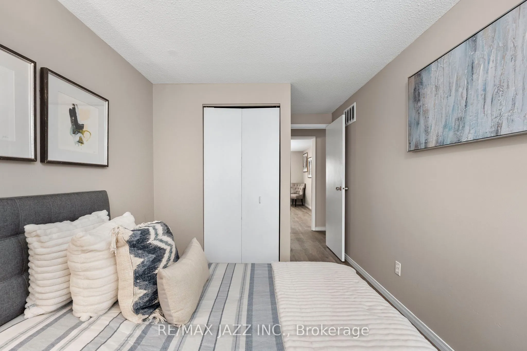 222 Pearson Street, #1