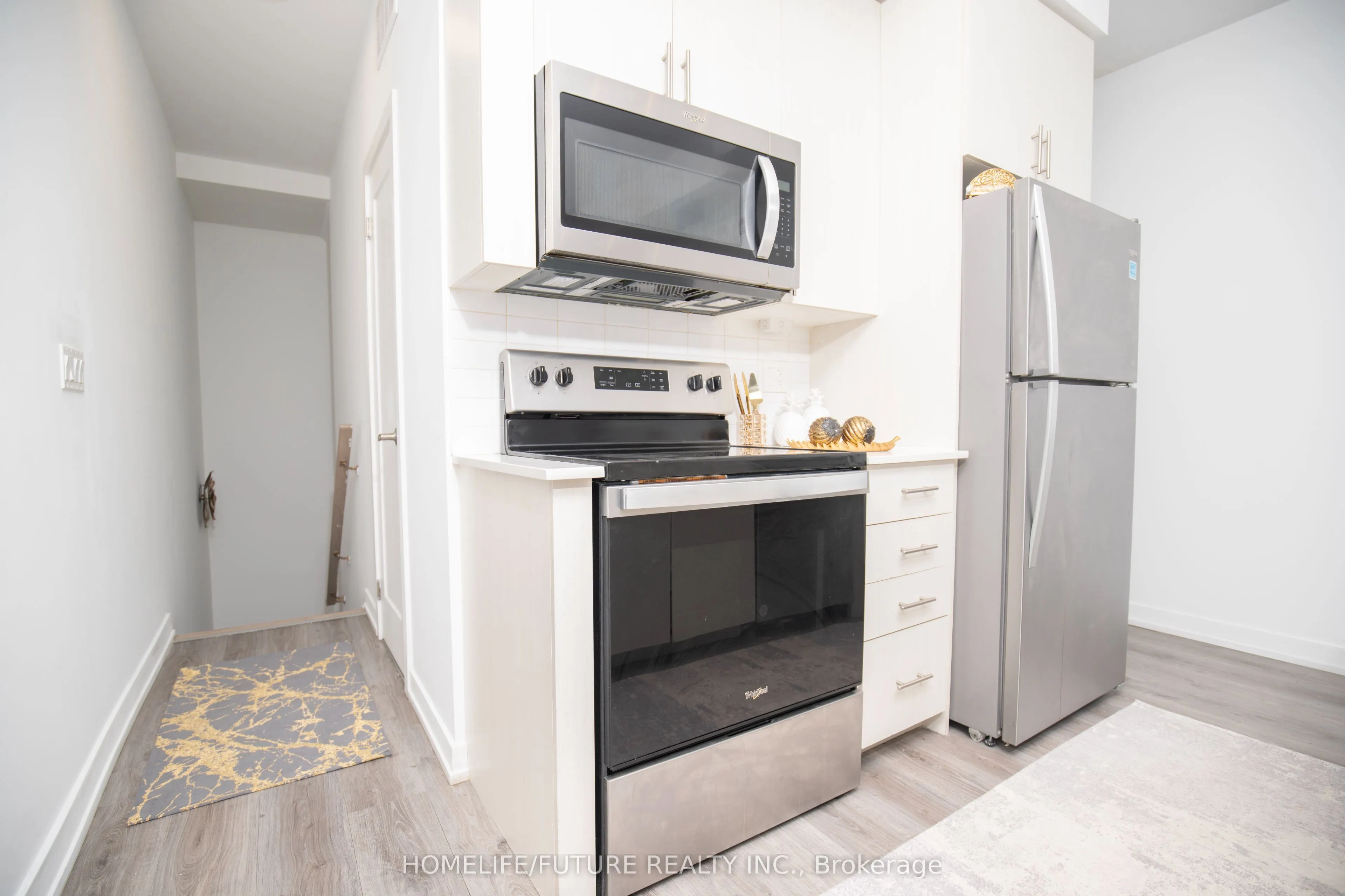 3686 St Clair Avenue E #105