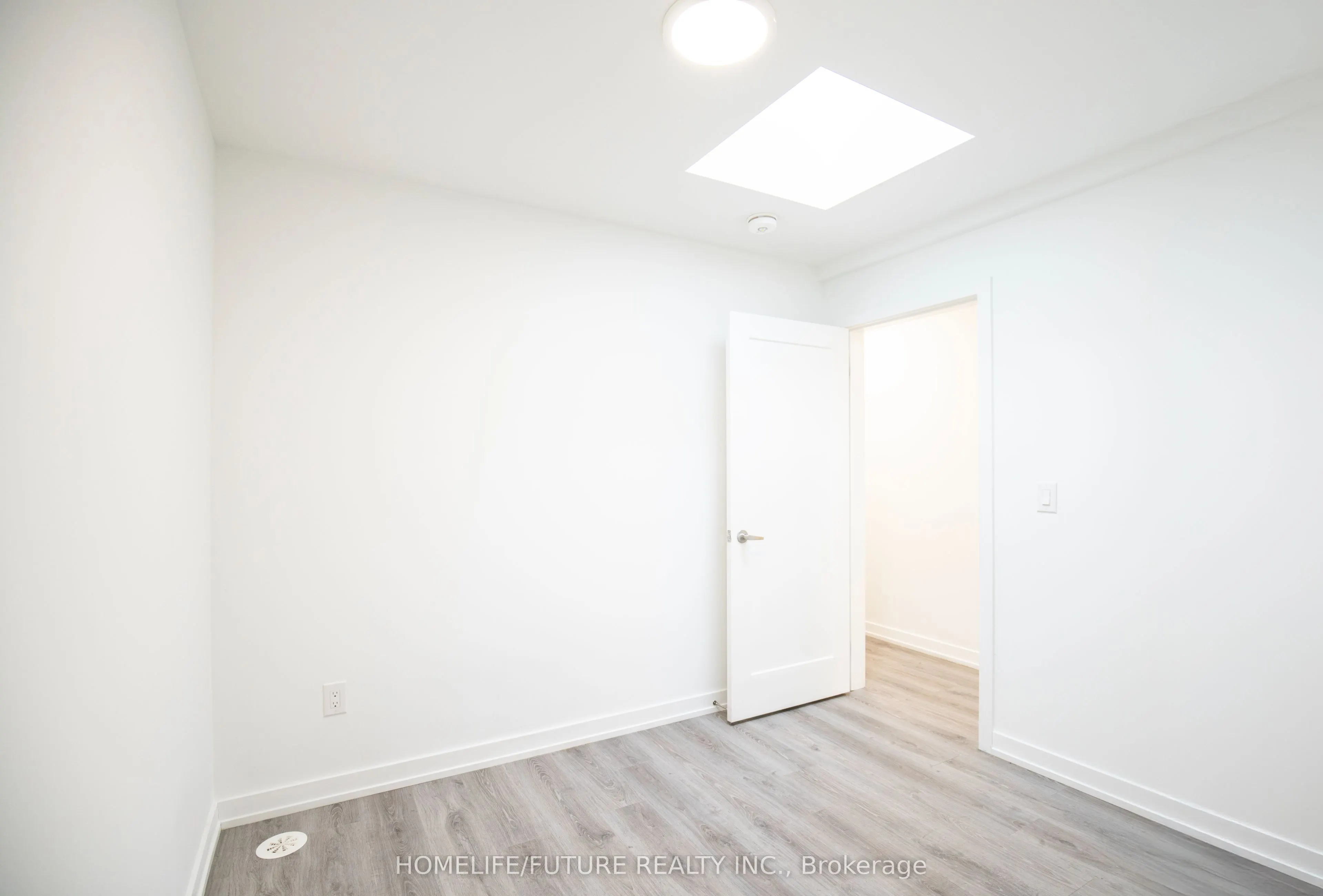 3686 St Clair Avenue E #105