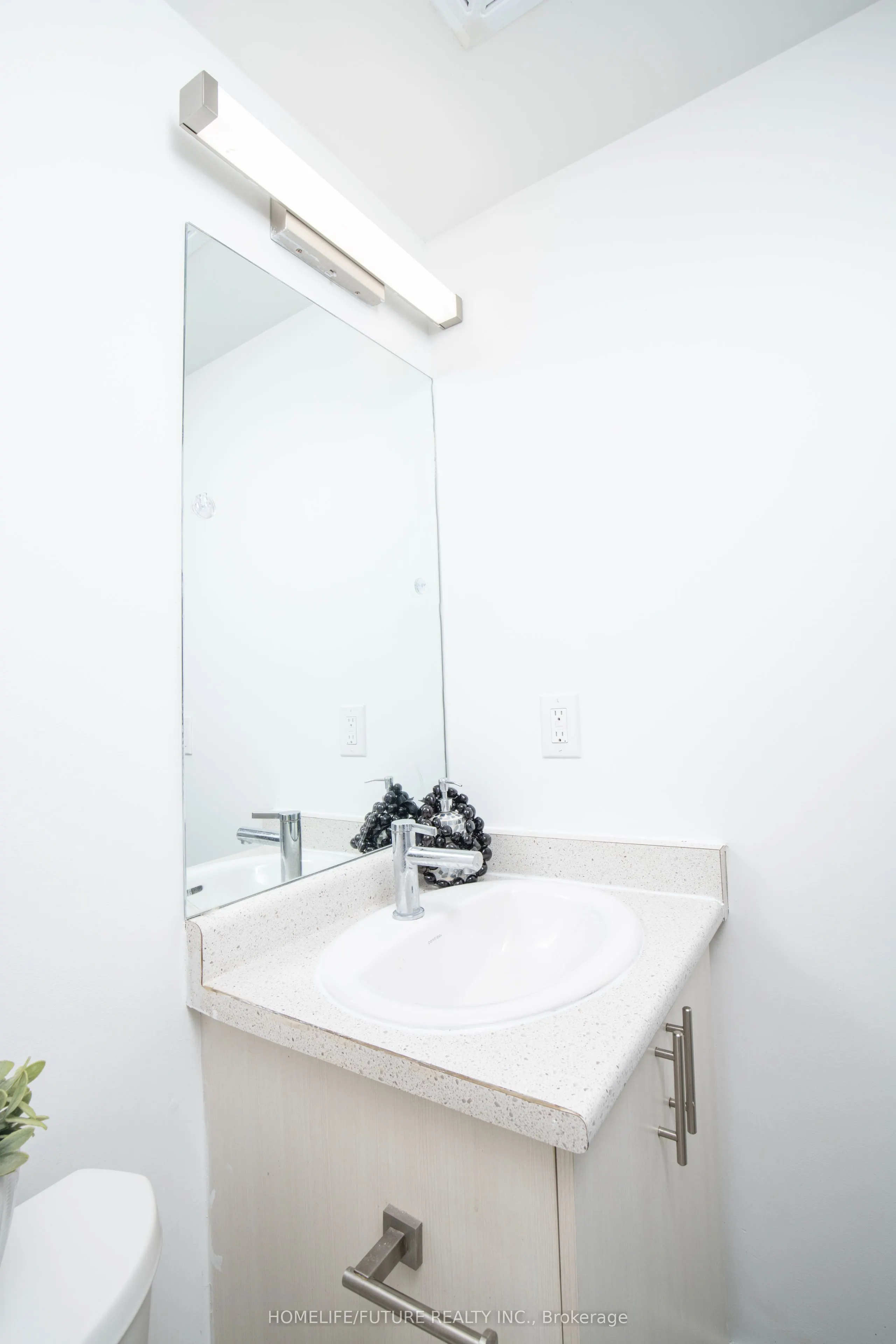 3686 St Clair Avenue E #105