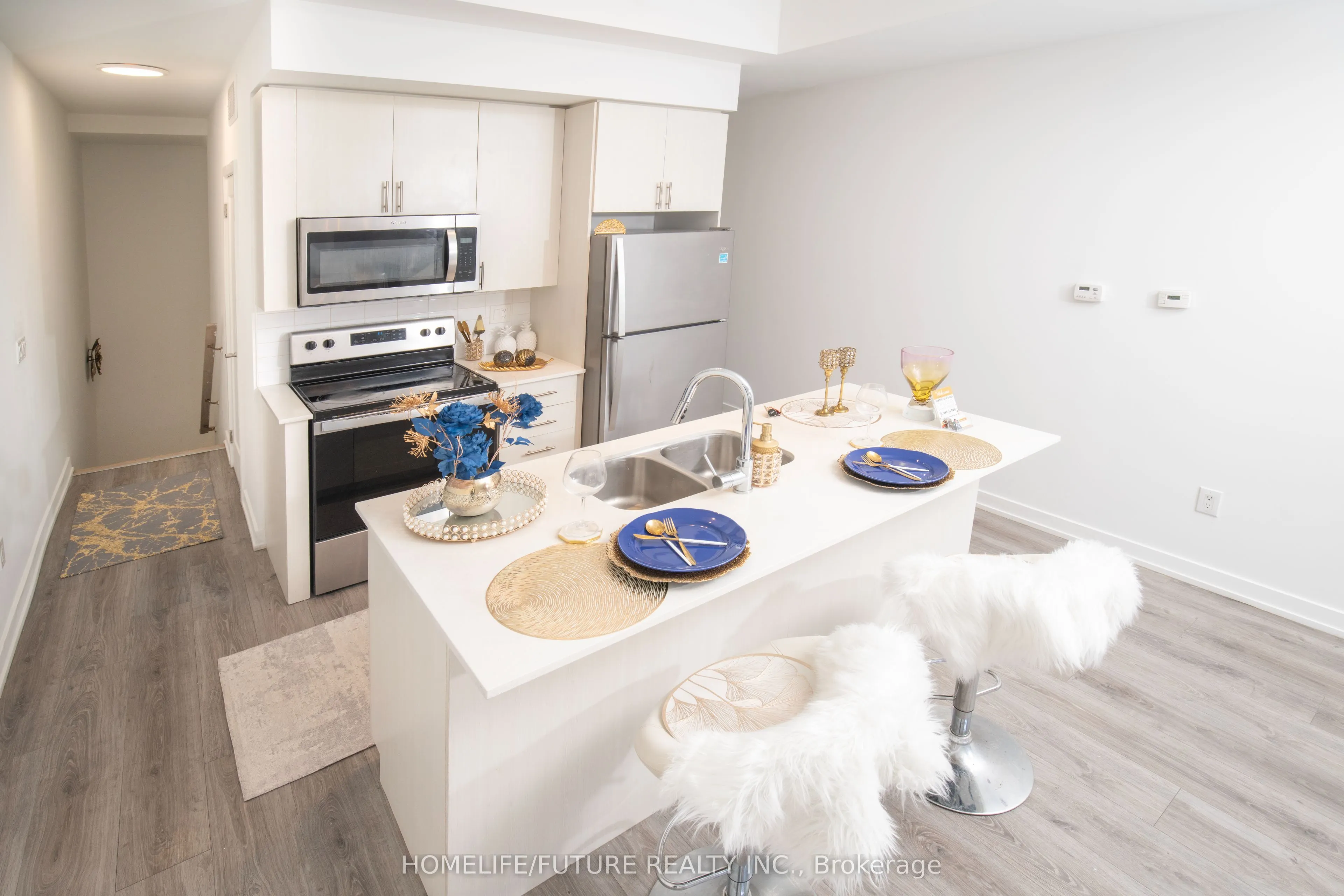 3686 St Clair Avenue E #105