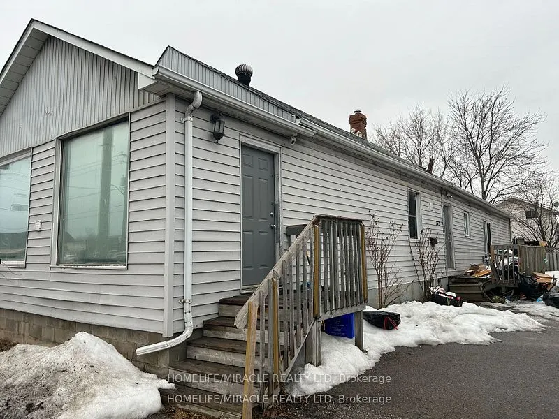 252 Bloor Street E