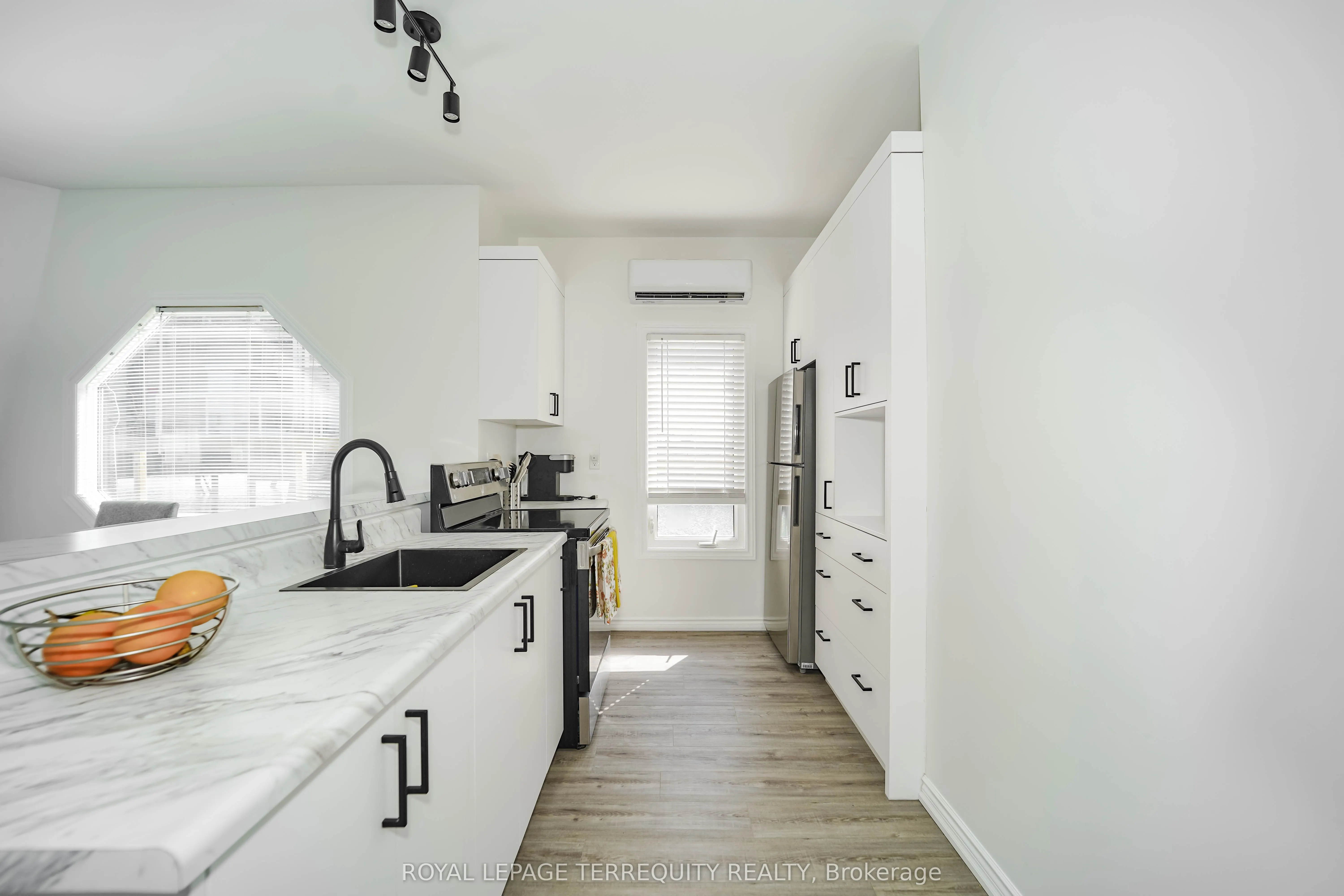 7 Brimley Road S, #1
