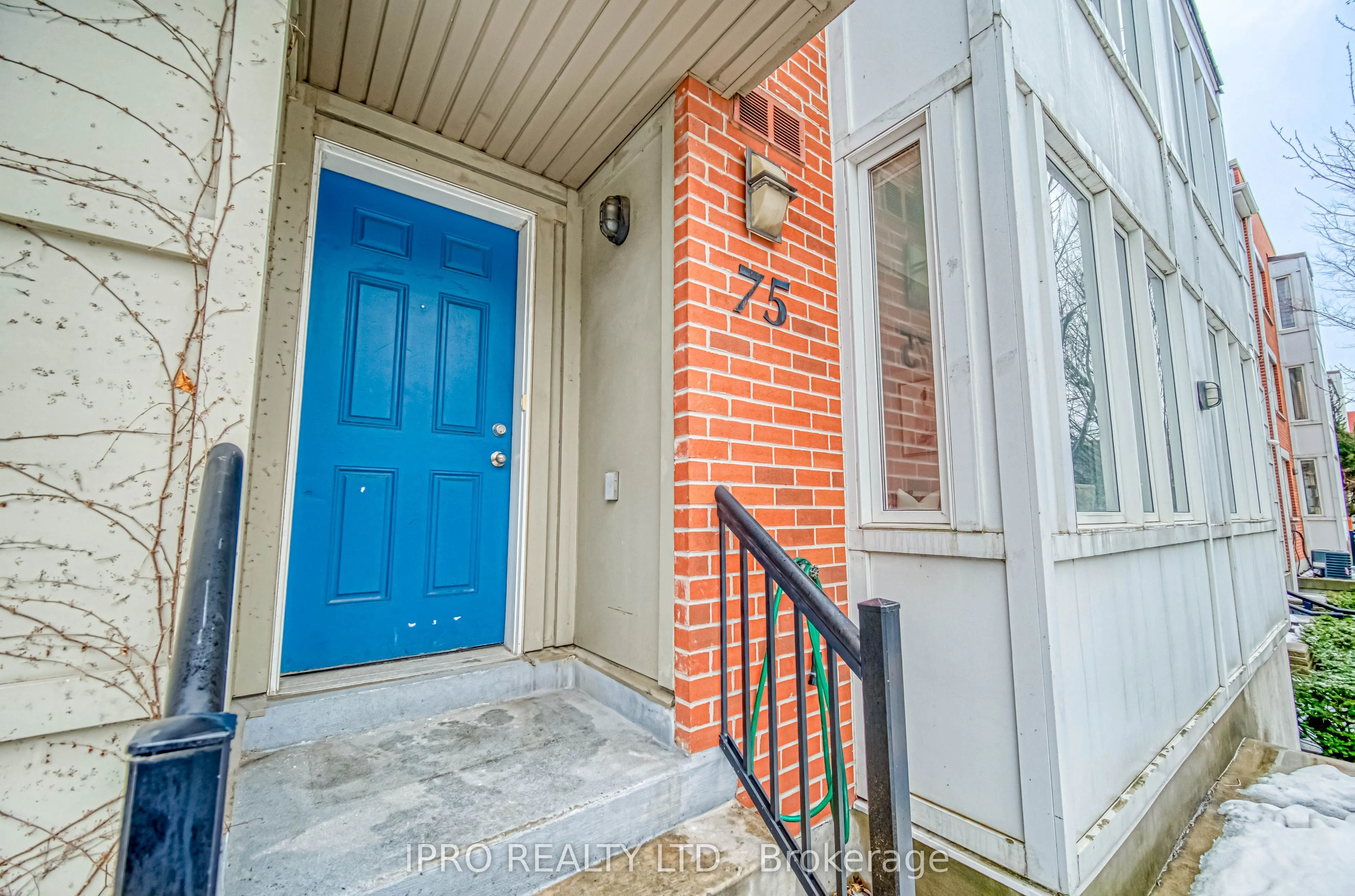 75 Carroll Street, #10