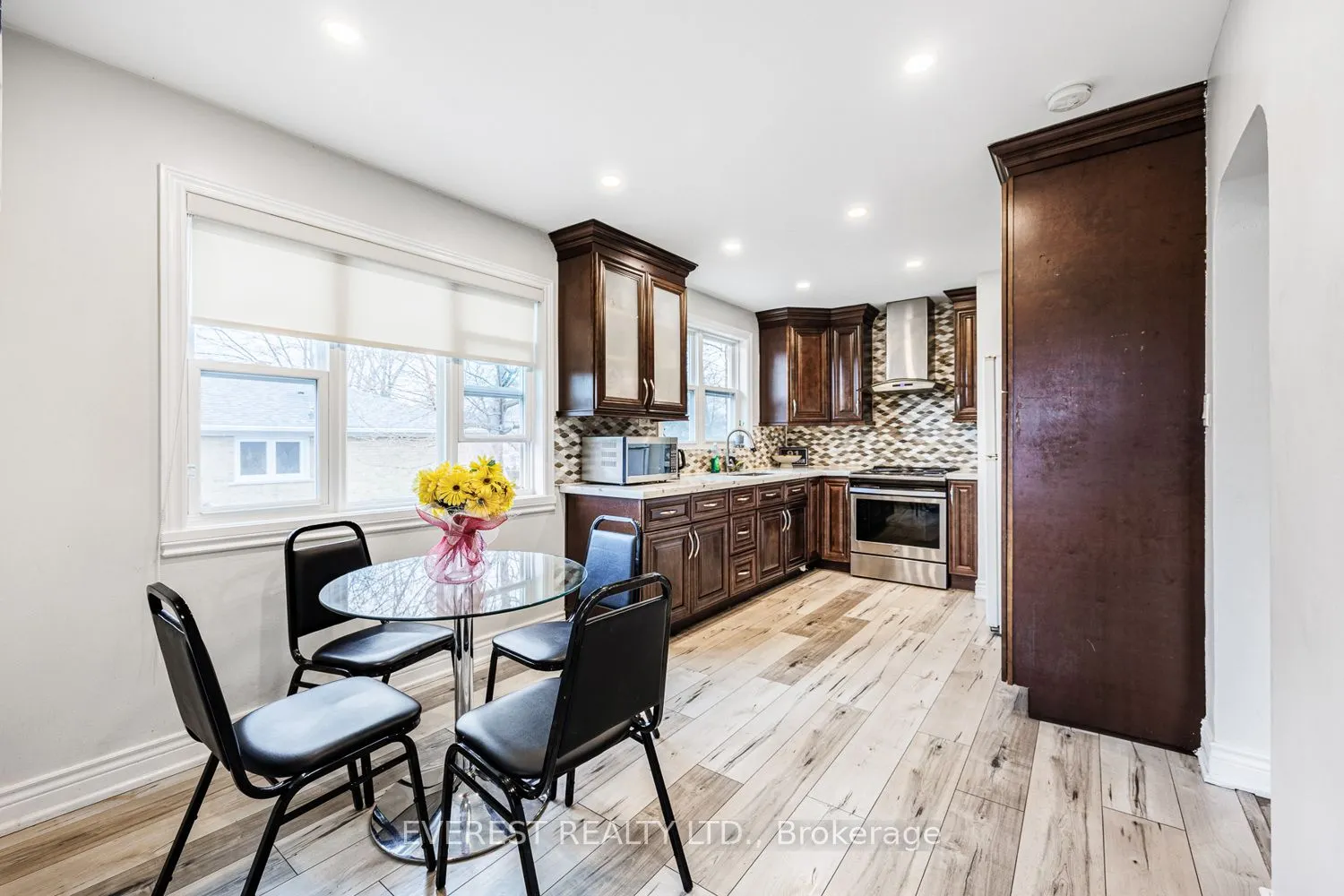 91 Hart Avenue