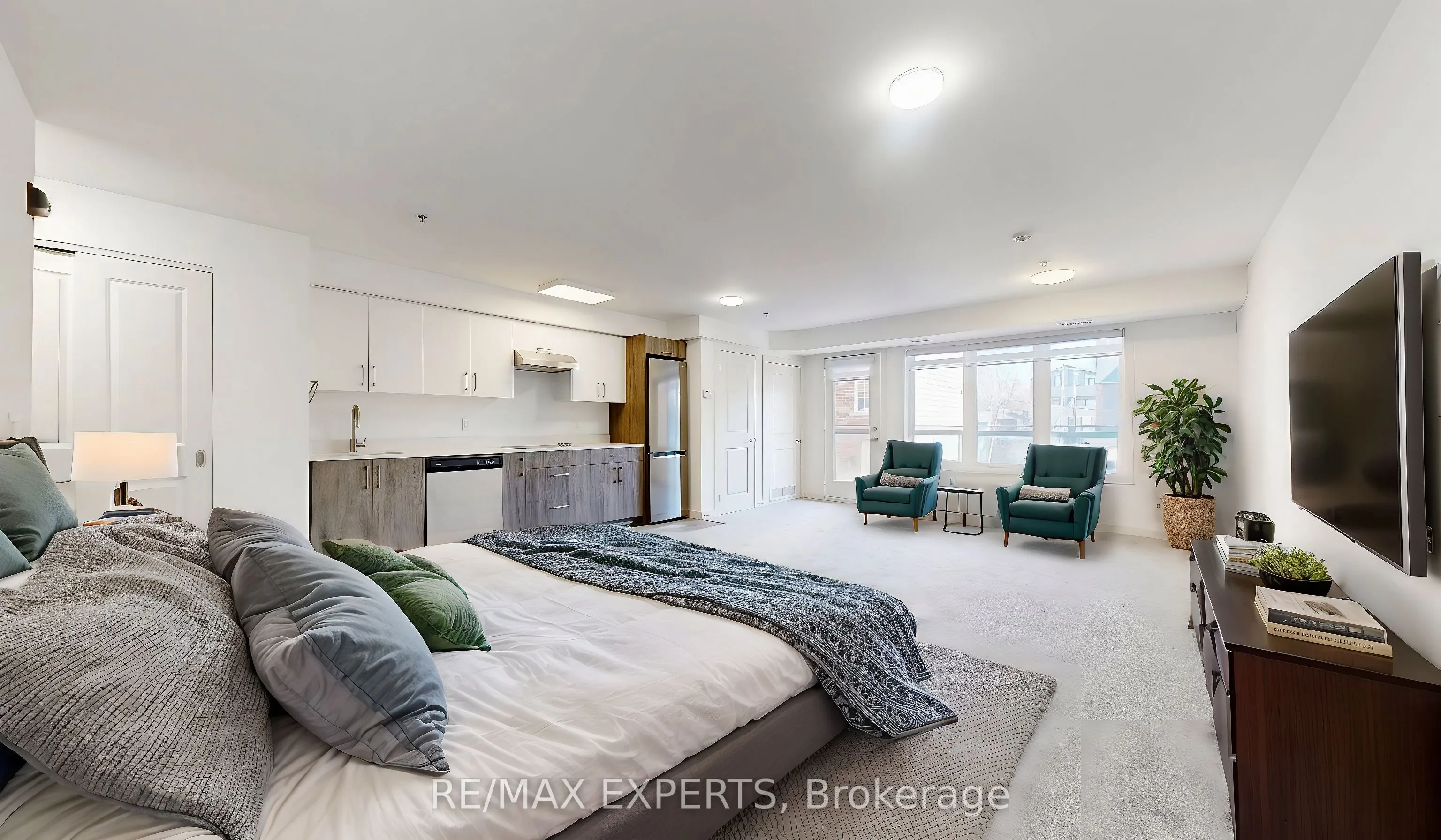 45 Connaught Avenue #203