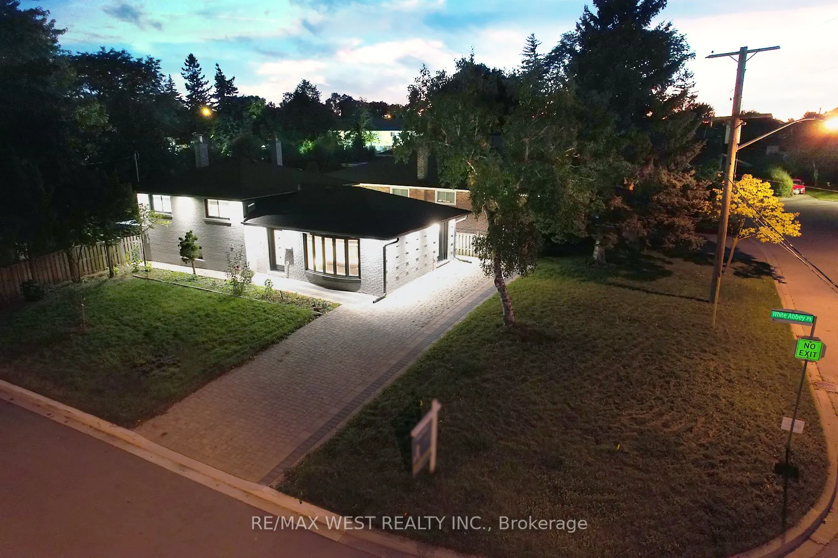 2 Clanwilliam Court