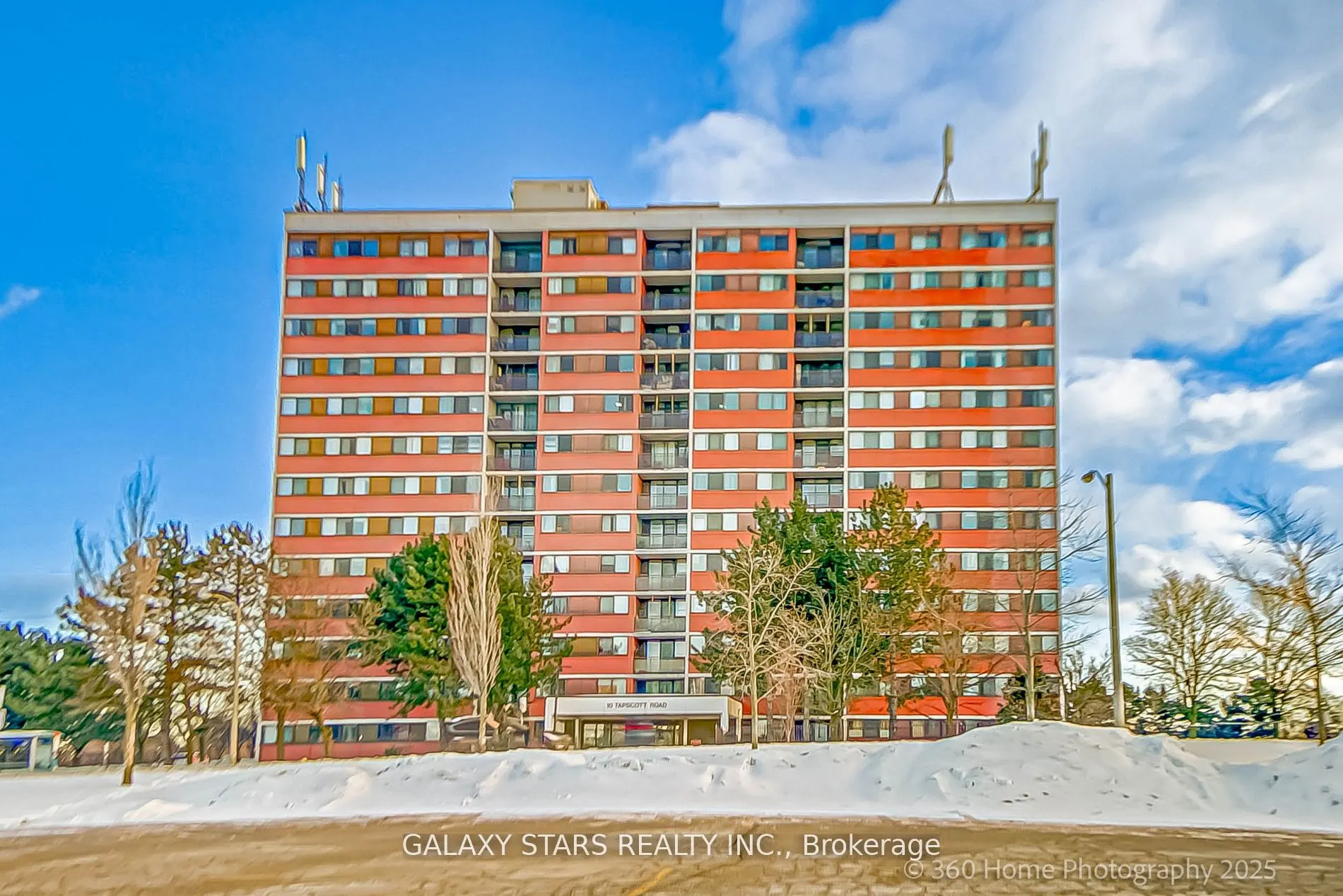 10 Tapscott Road, #304