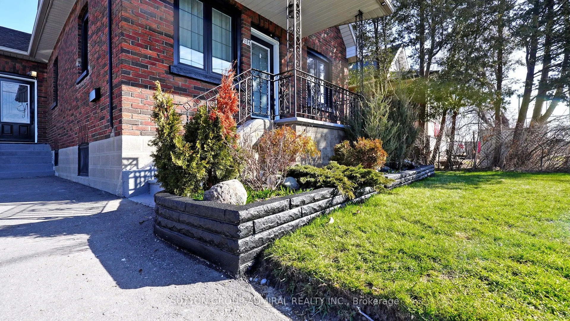 214 Jackson Avenue