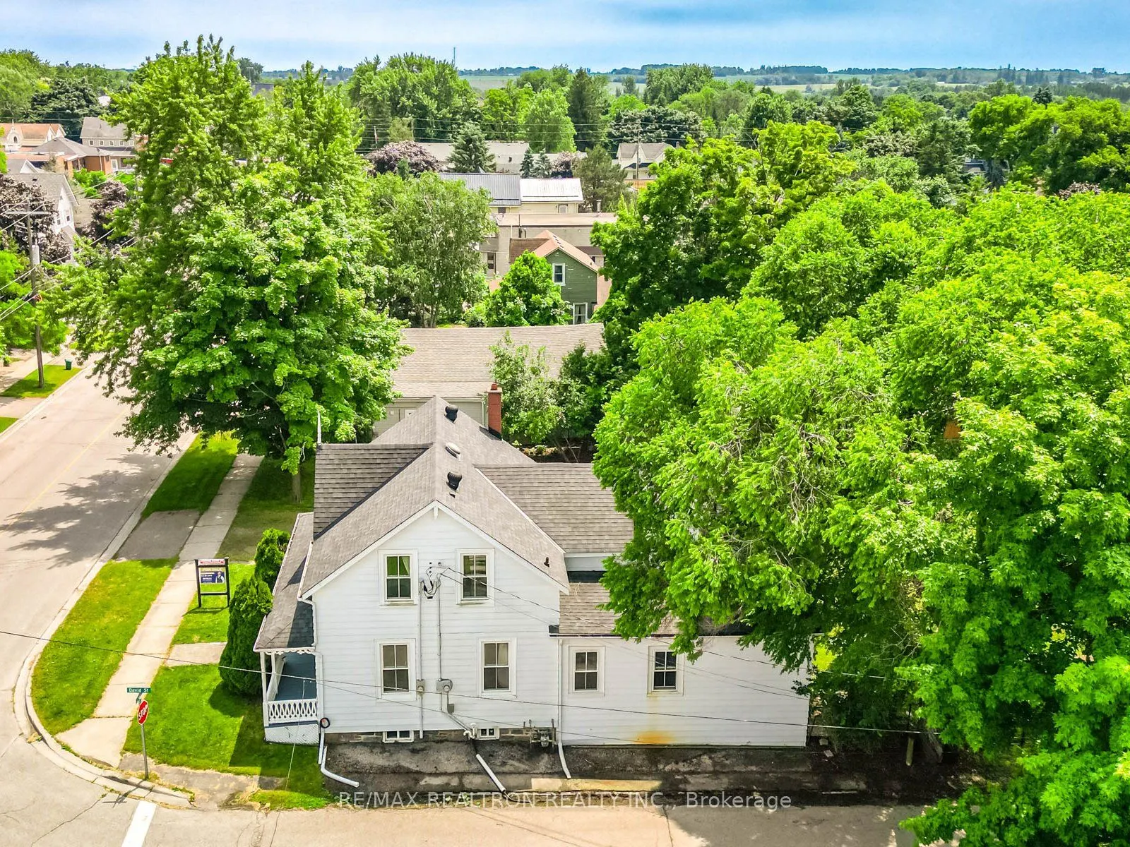 5032 Old Brock Road