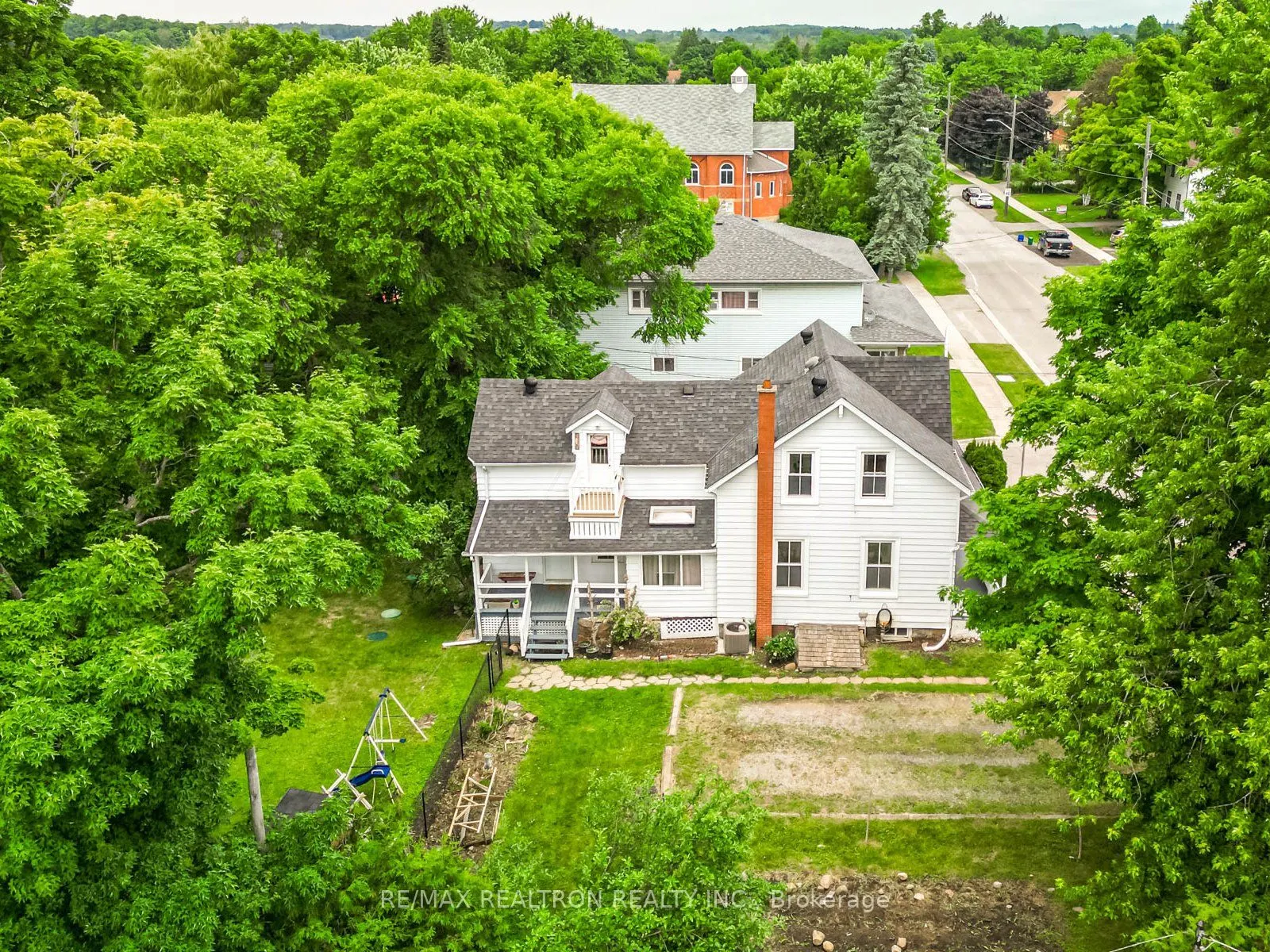 5032 Old Brock Road
