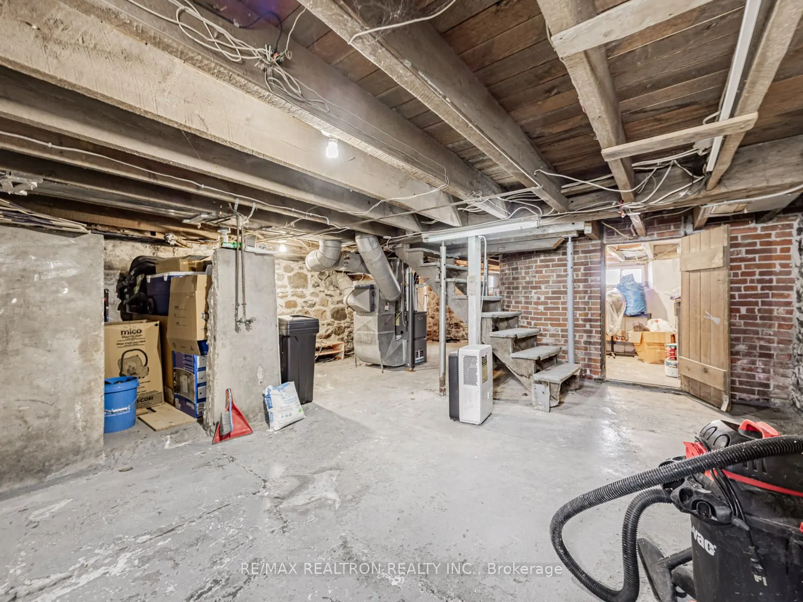 5032 Old Brock Road