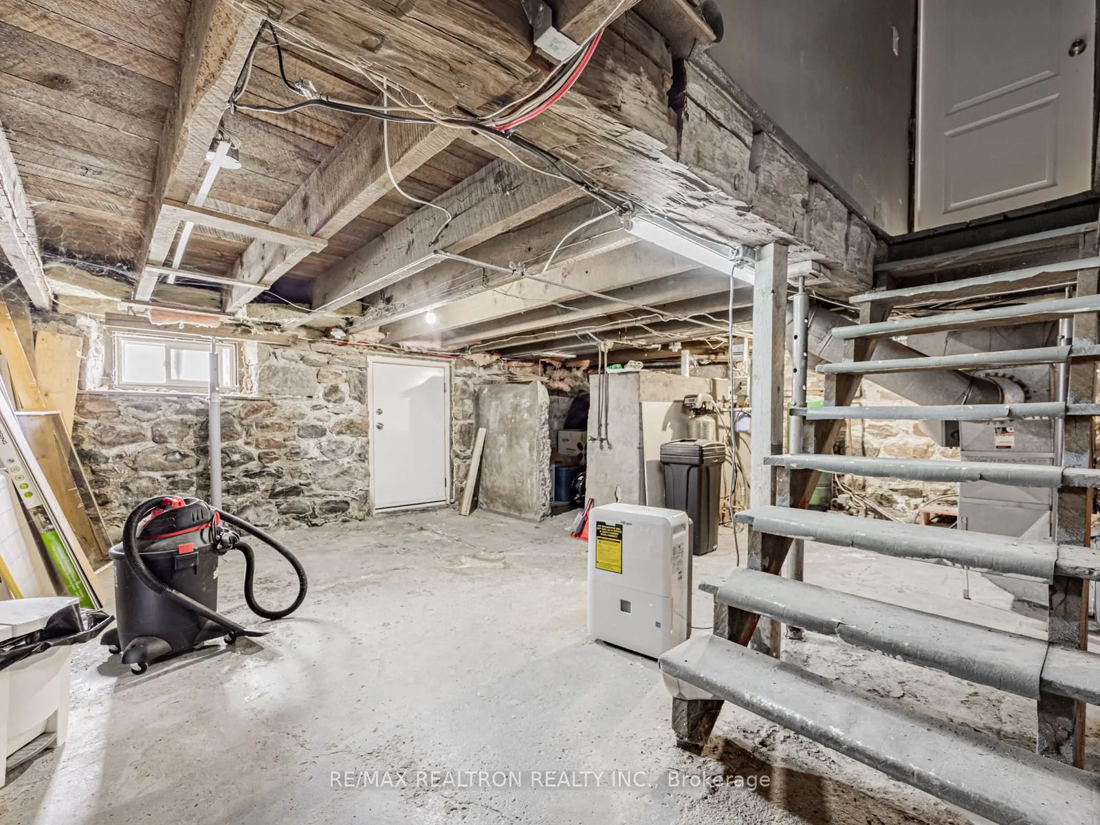 5032 Old Brock Road